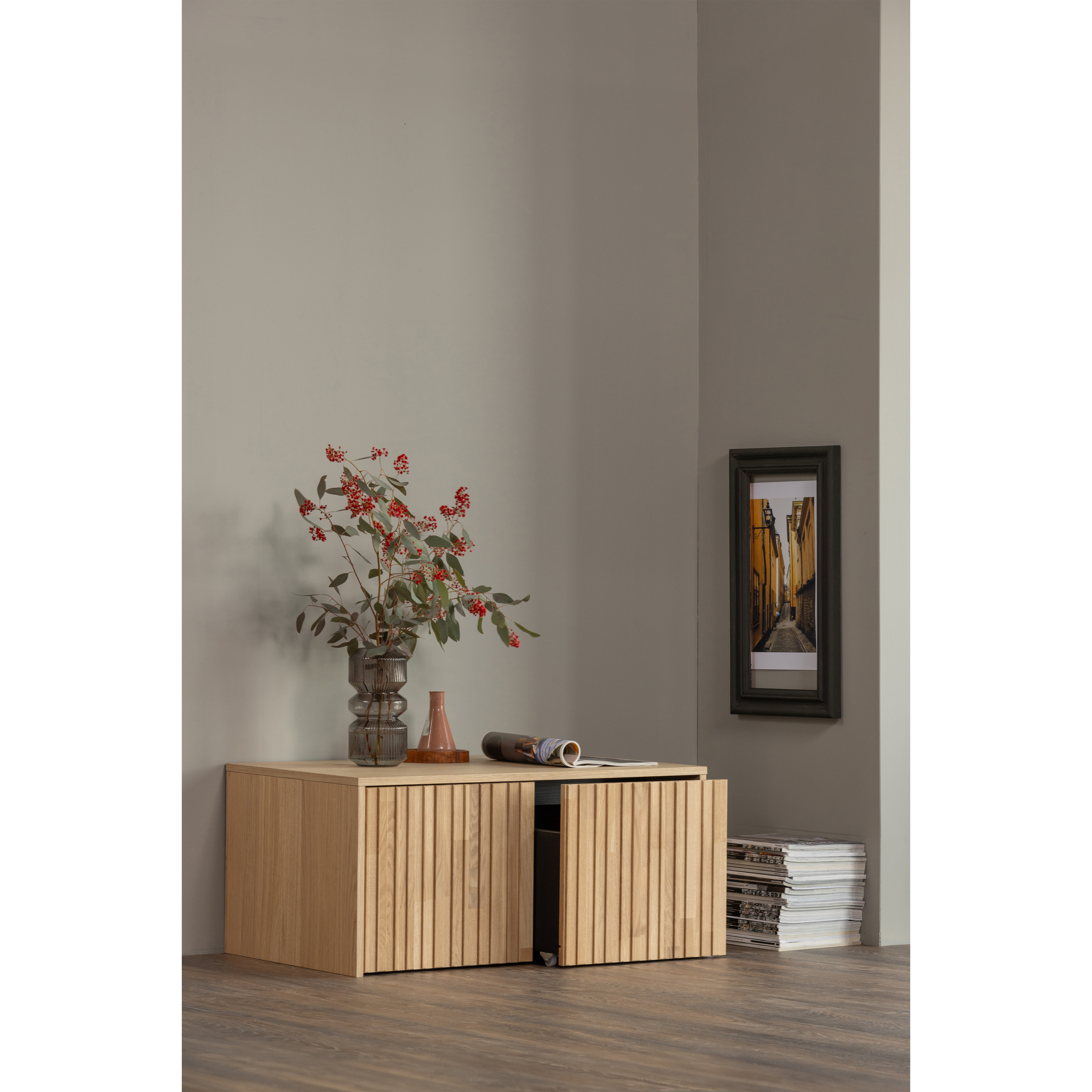 374040-B-373530-G-01_SF_WE_New_gravure_kistbank_blanke_Lyle_vaas_warm_groen.jpg?auto=webp&format=png&width=1500&height=1500