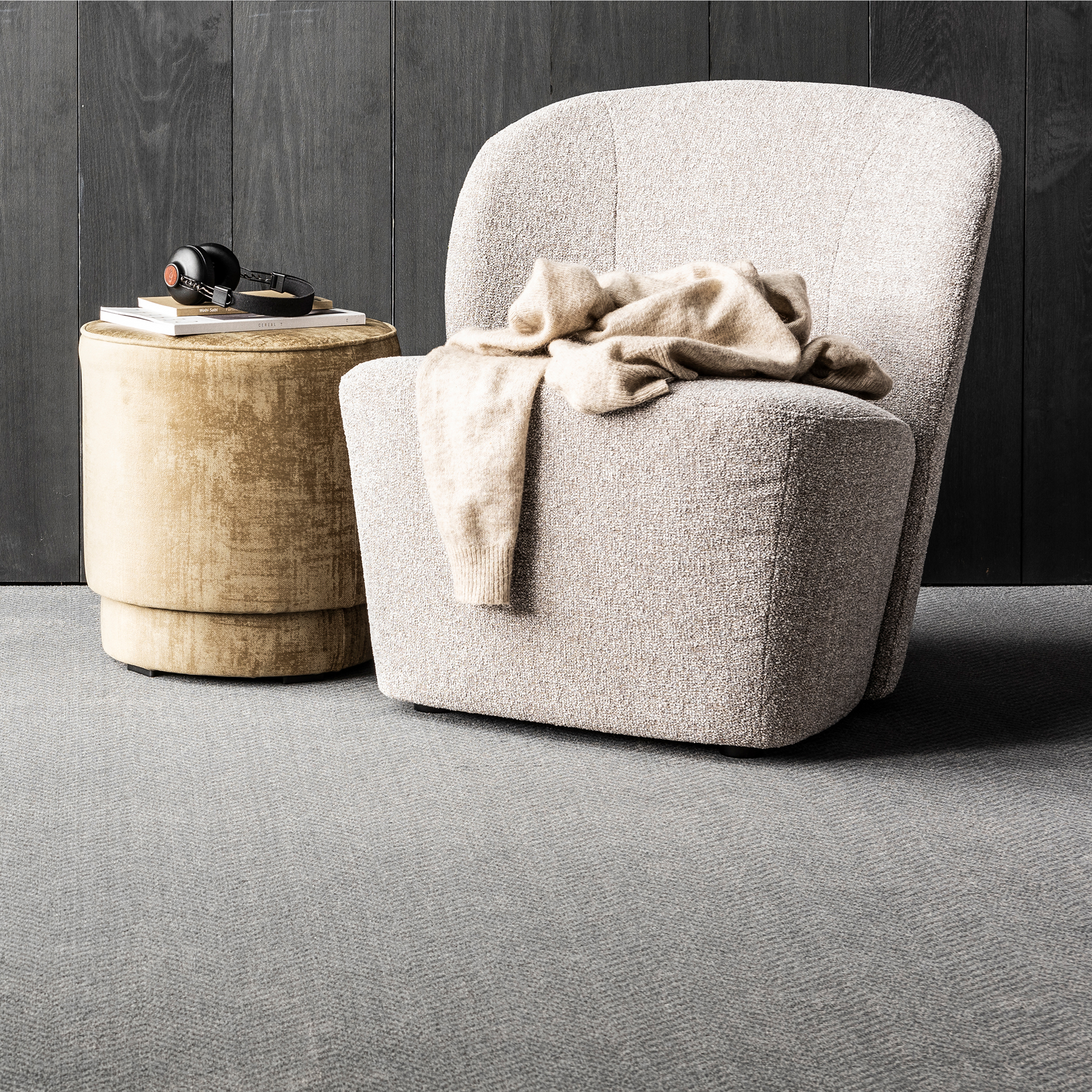 375131-C-375153-N-01_SF_VT_Pearl_poef_fluweel_champagne_Lofty_fauteuil_naturel_gemeleerd_VIERKANT.jpg?auto=webp&format=png&width=1500&height=1500