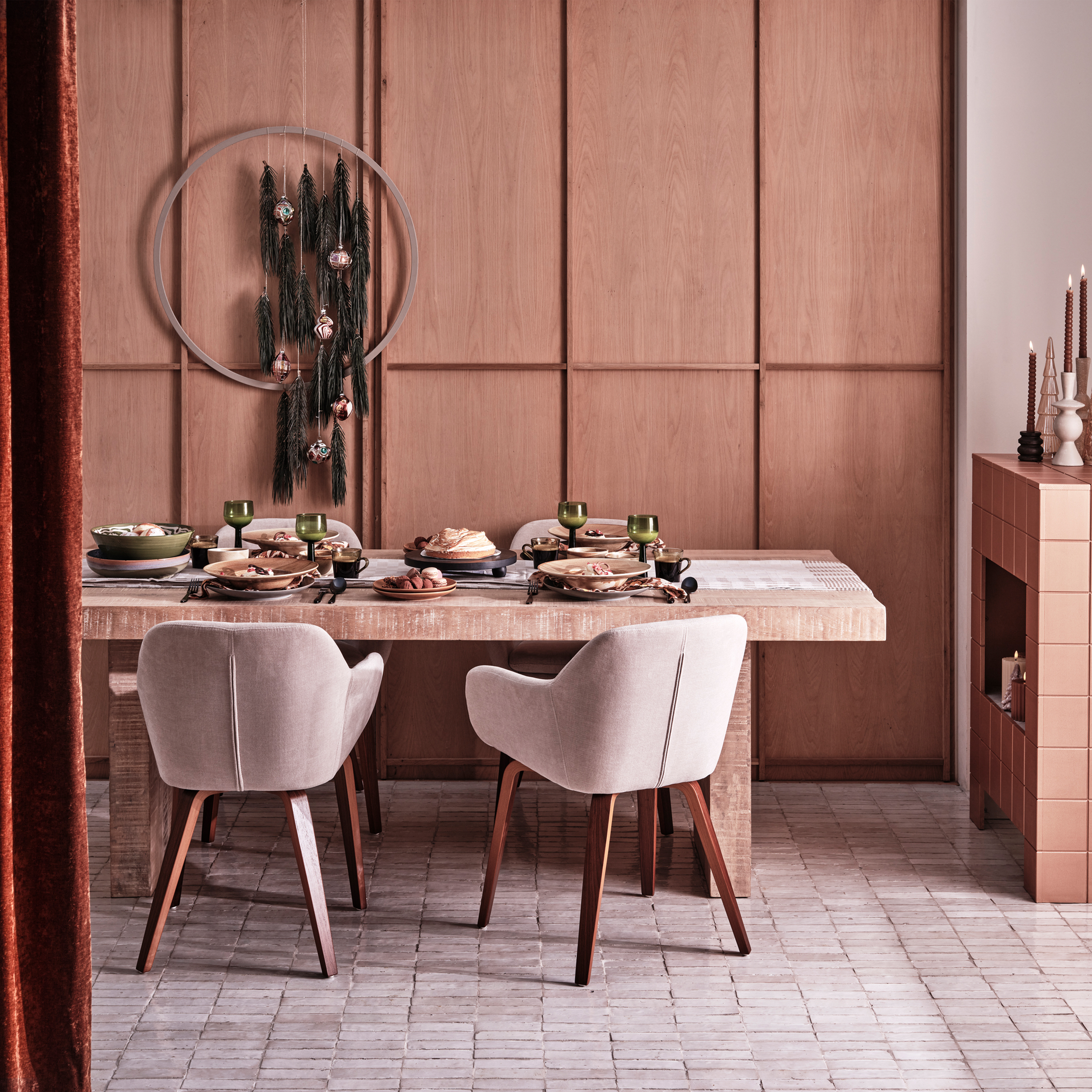 400476-Z-200368-N-02_SF_BL_Base_eetkamerstoel_melange_zand_Balk_eettafel_220x90cm_VIERKANT.jpg?auto=webp&format=png&width=1500&height=1500