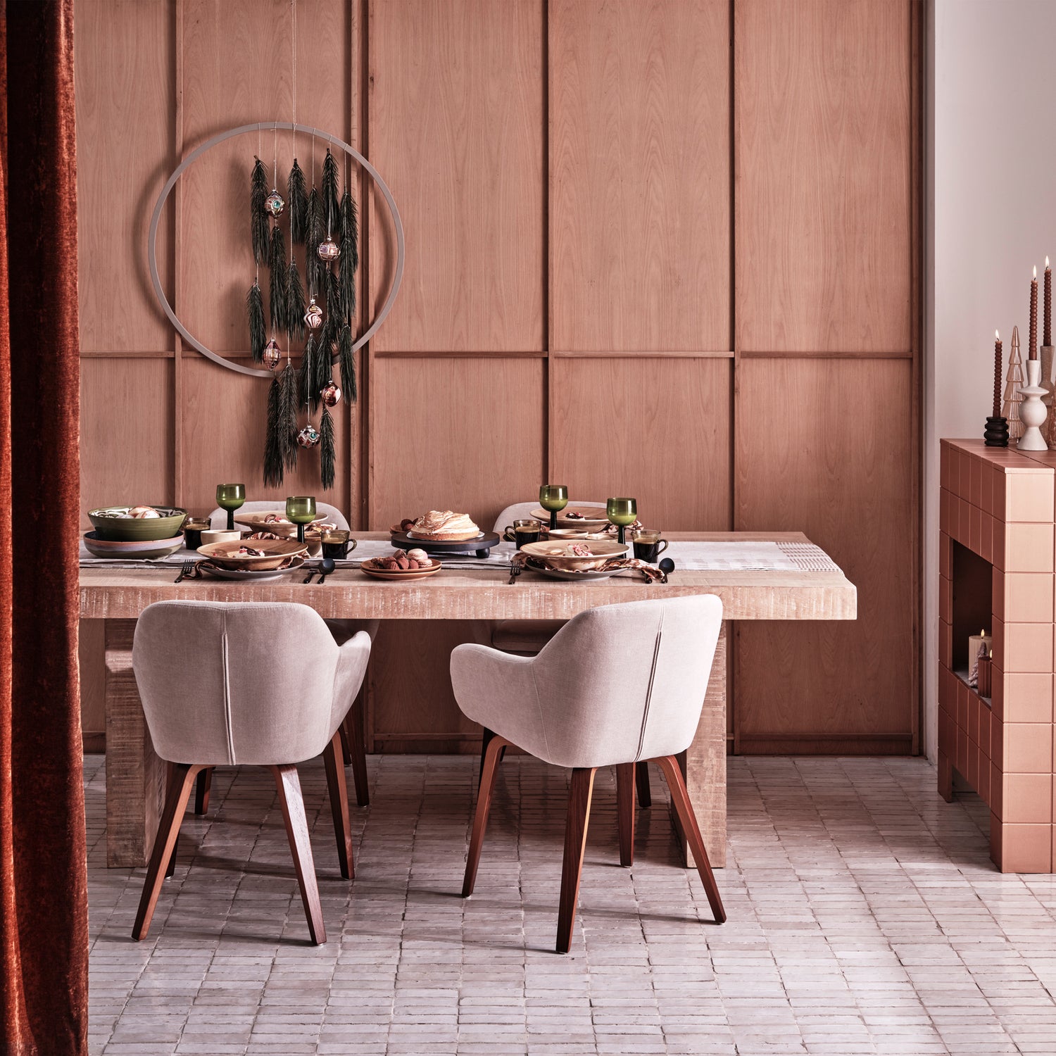 400476-Z-200368-N-02_SF_BL_Base_eetkamerstoel_melange_zand_Balk_eettafel_220x90cm_VIERKANT.jpg?auto=webp&format=png&width=1500&height=1500