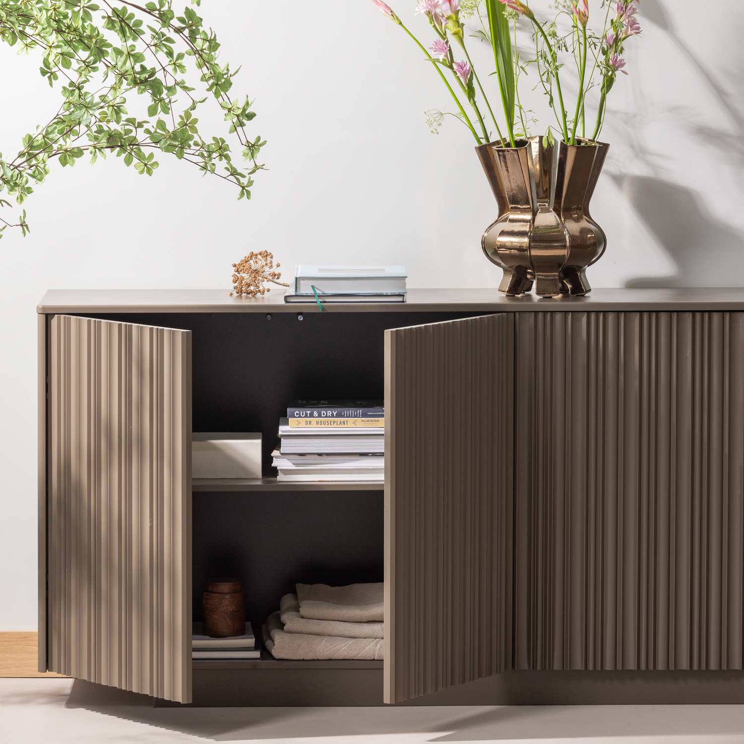 377733-TB-03_SF_WP_Nova_dressoir_truffel_bruin_vierkant.png?auto=webp&format=png&width=1500&height=1500