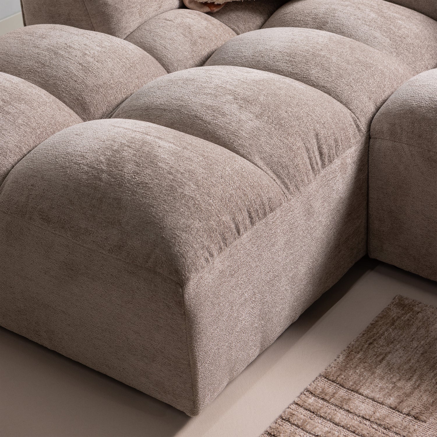 379547-Z-377625-T-01_SF_ES_Tibas_longue_Lovi_vloerkleed_vierkant_detail.png?auto=webp&format=png&width=1500&height=1500