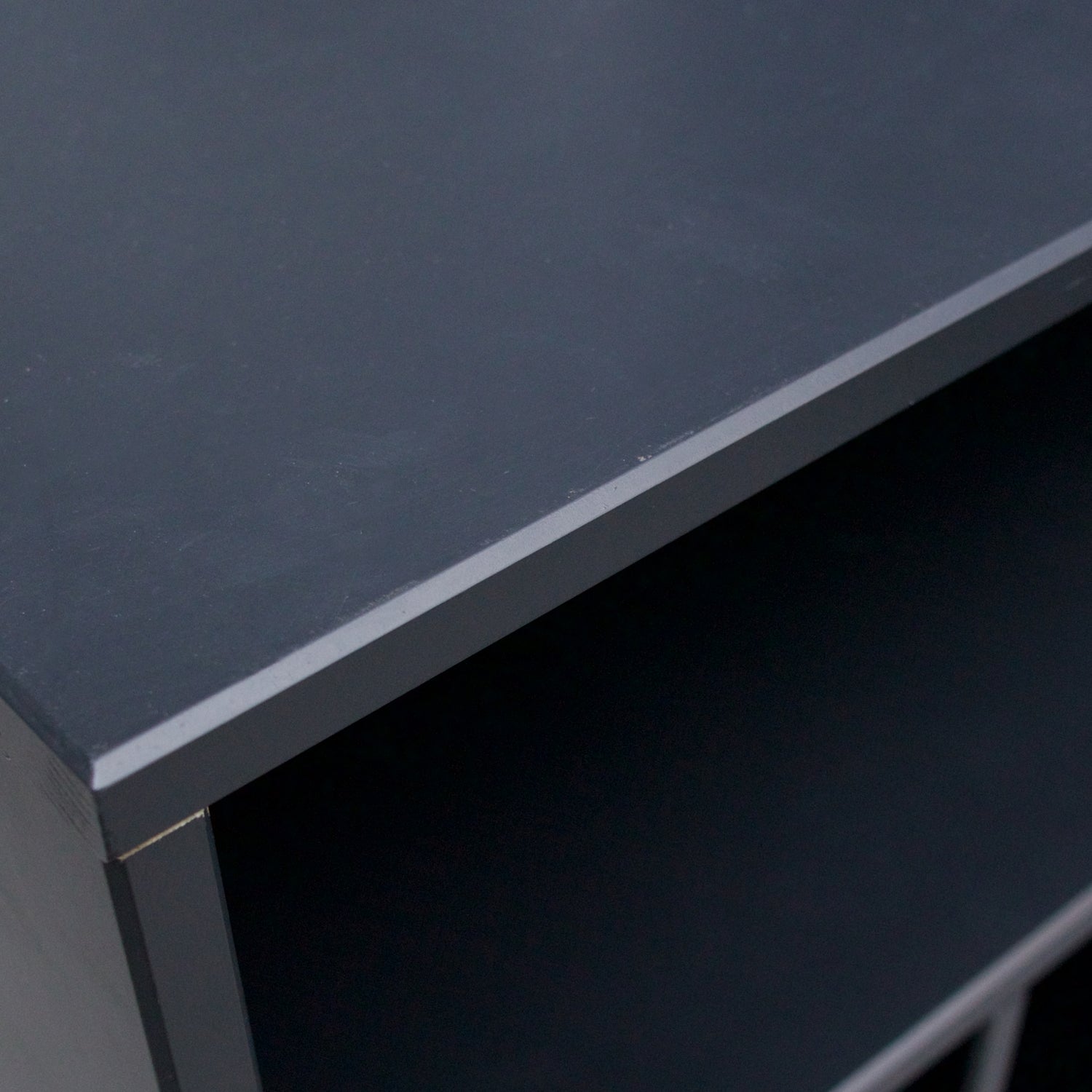 373900-Z-01_VS_WE_James_kastje_noten_zwart_detail.jpg?auto=webp&format=png&width=1500&height=1500