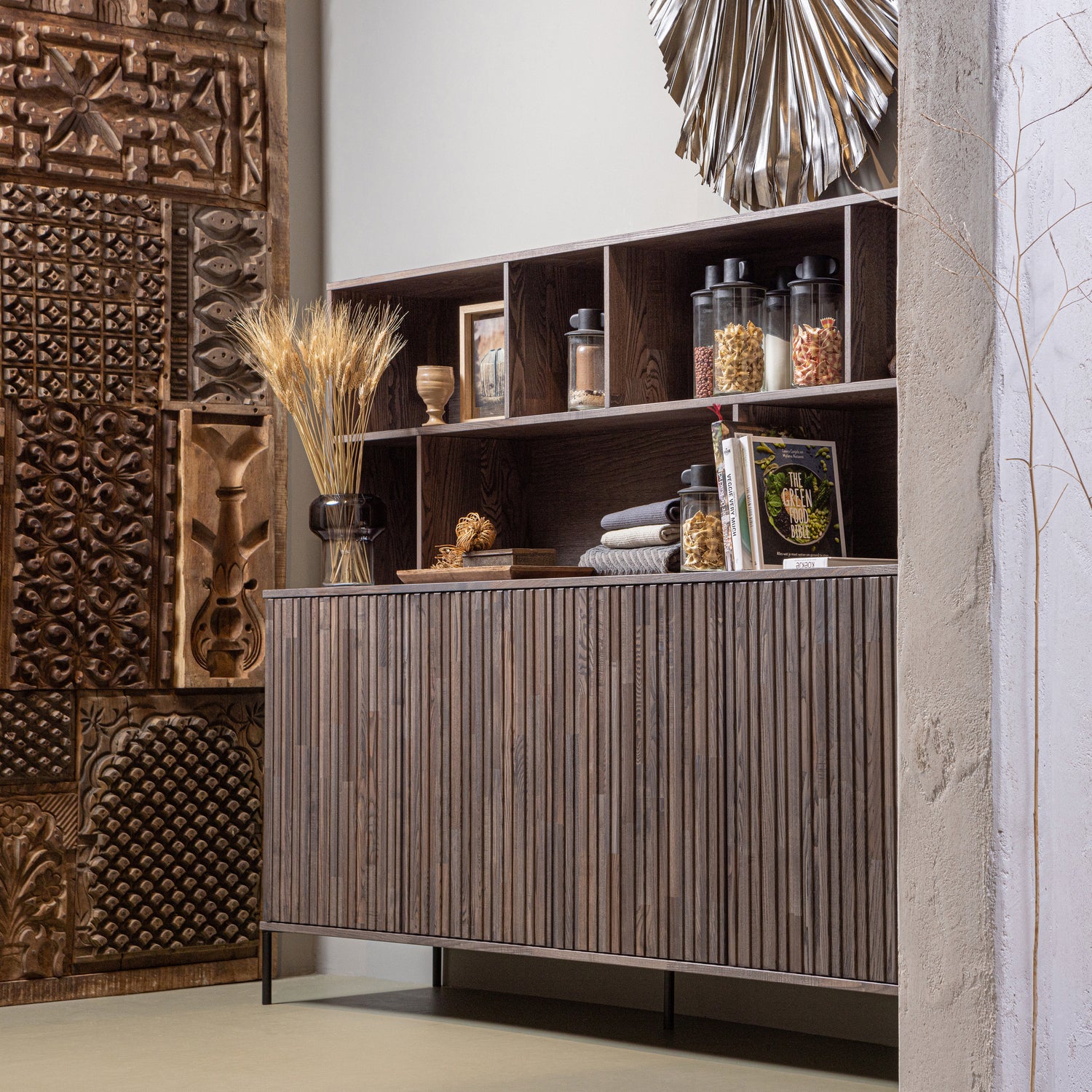 373585-E-377260-Z-01_SF_WE_New_Gravure_wandkast_essen_espresso_Jaxx_vaas_O15cm_VIERKANT.jpg?auto=webp&format=png&width=1500&height=1500