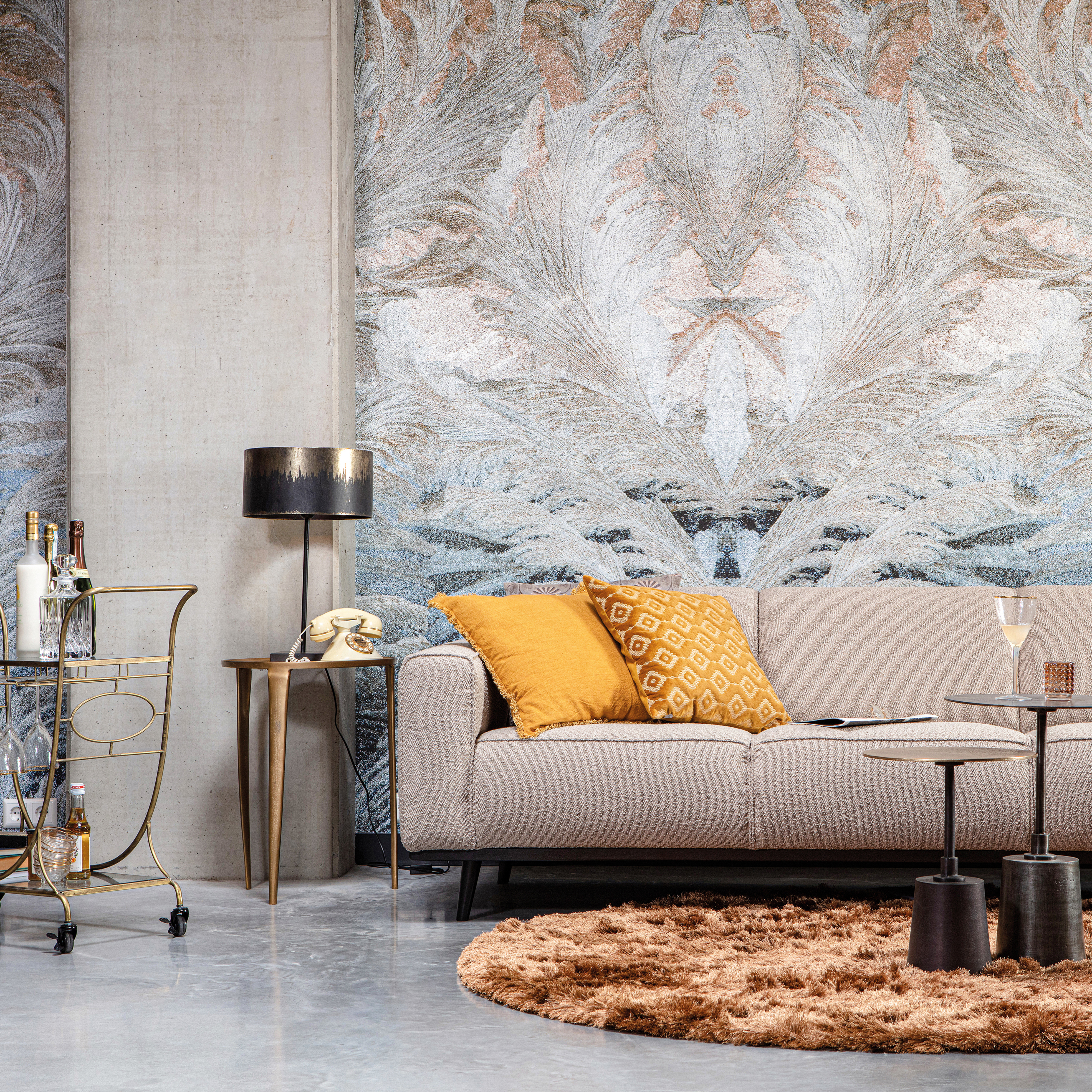 377088-N-800282-S-800229-A-800277-A-801007-Z-801005-A-01_SF_BP_Statement_3_zits_boucle_Praline_vloerkleed_Medaillon_Crush_bijzet_blackout_tafellamp_Decadent_trolley_VIERKANT.jpg?auto=webp&format=png&width=1500&height=1500
