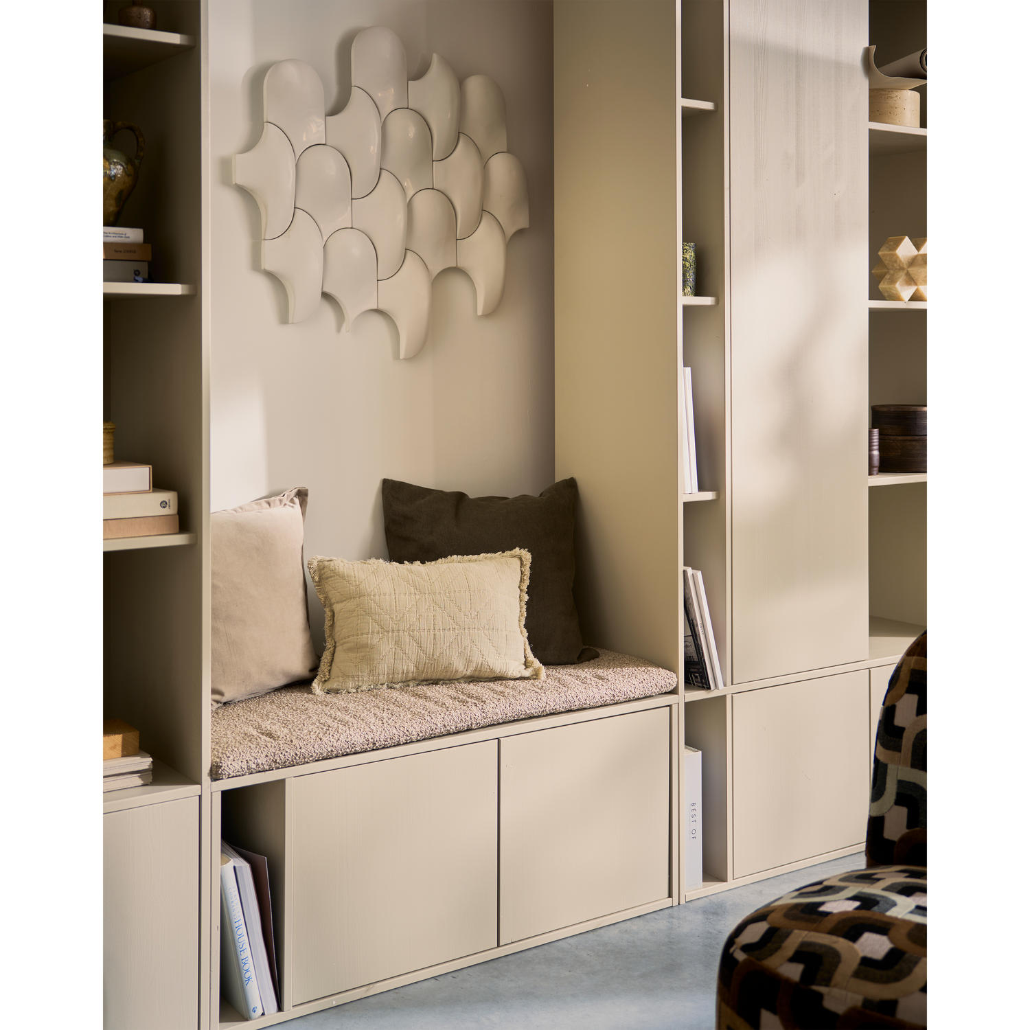 400529-D-400531-D-01_SF_VT_Settle_down_opberkast_108cm_grenen_dust.png?auto=webp&format=png&width=1500&height=1500