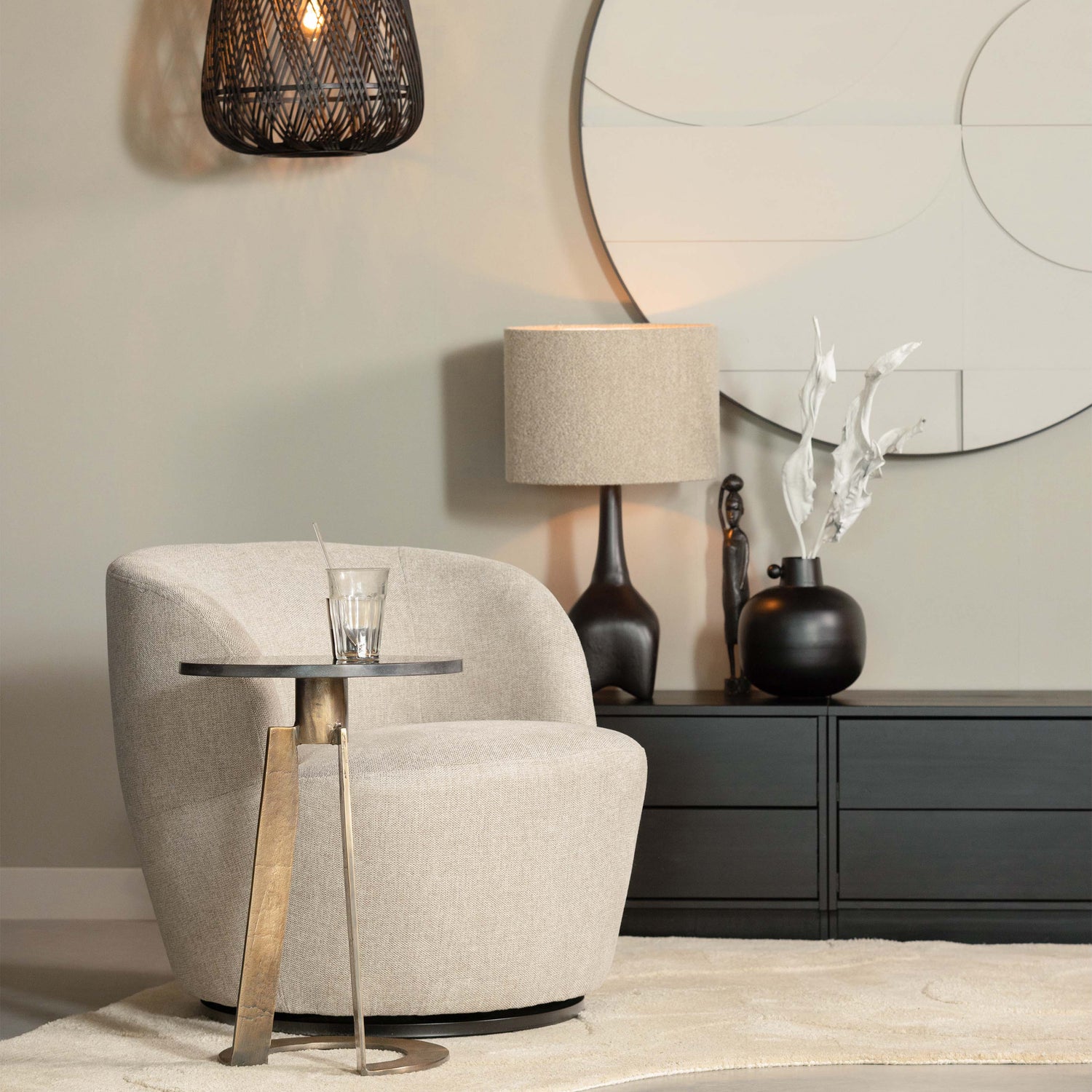 373539-Z-373533-M-377335-Z-373930-Z-373522-M-373291-Z-377334-Z-373522-M-01_SF_WE_Serra_zand_Alya_Foss_Asta_Fiona_Moza_Mato_VIERKANT.jpg?auto=webp&format=png&width=1500&height=1500