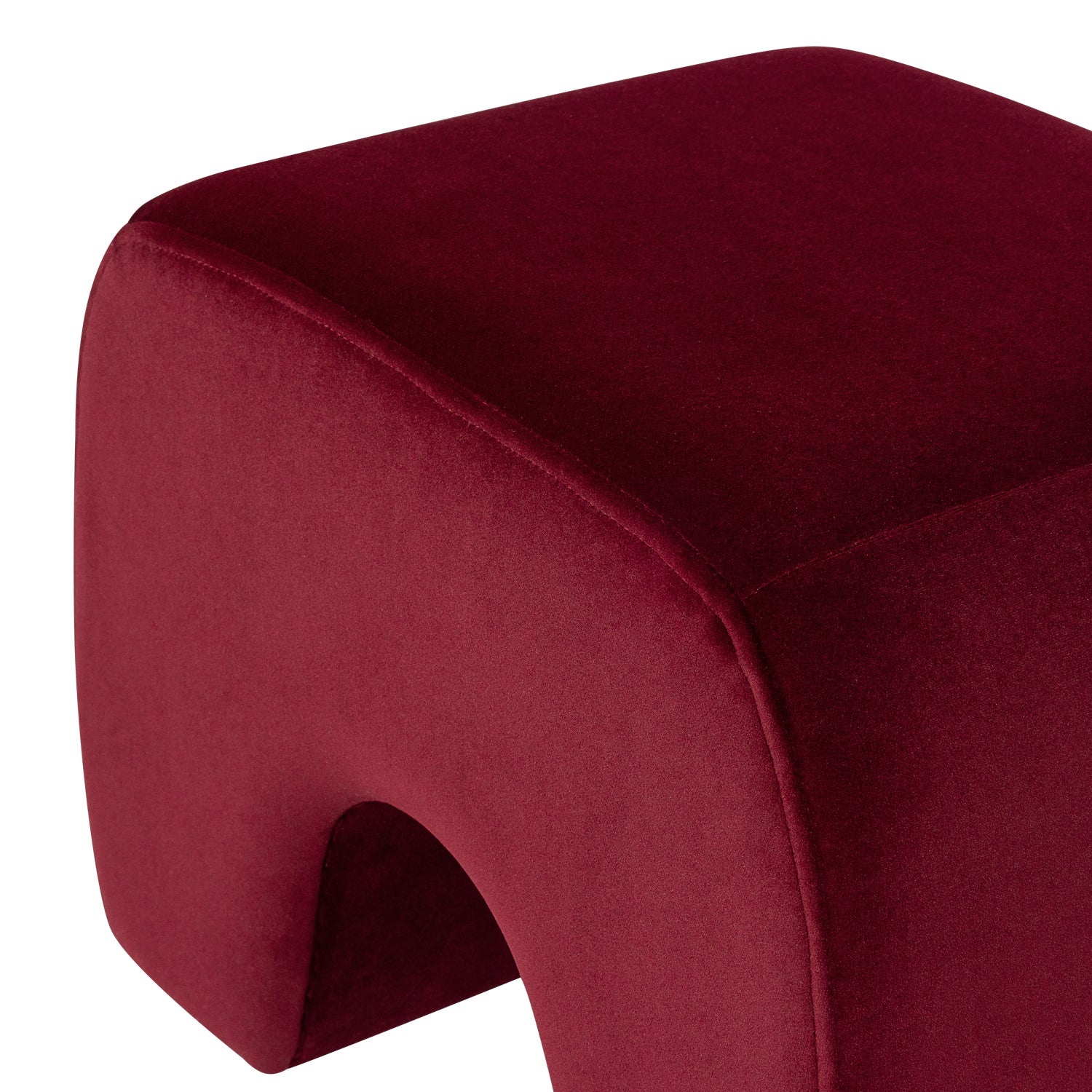 378067-O_04_VS_ES_Lucen_poef_velvet_bordeauxrood__fsc__C1.png?auto=webp&format=png&width=1500&height=1500