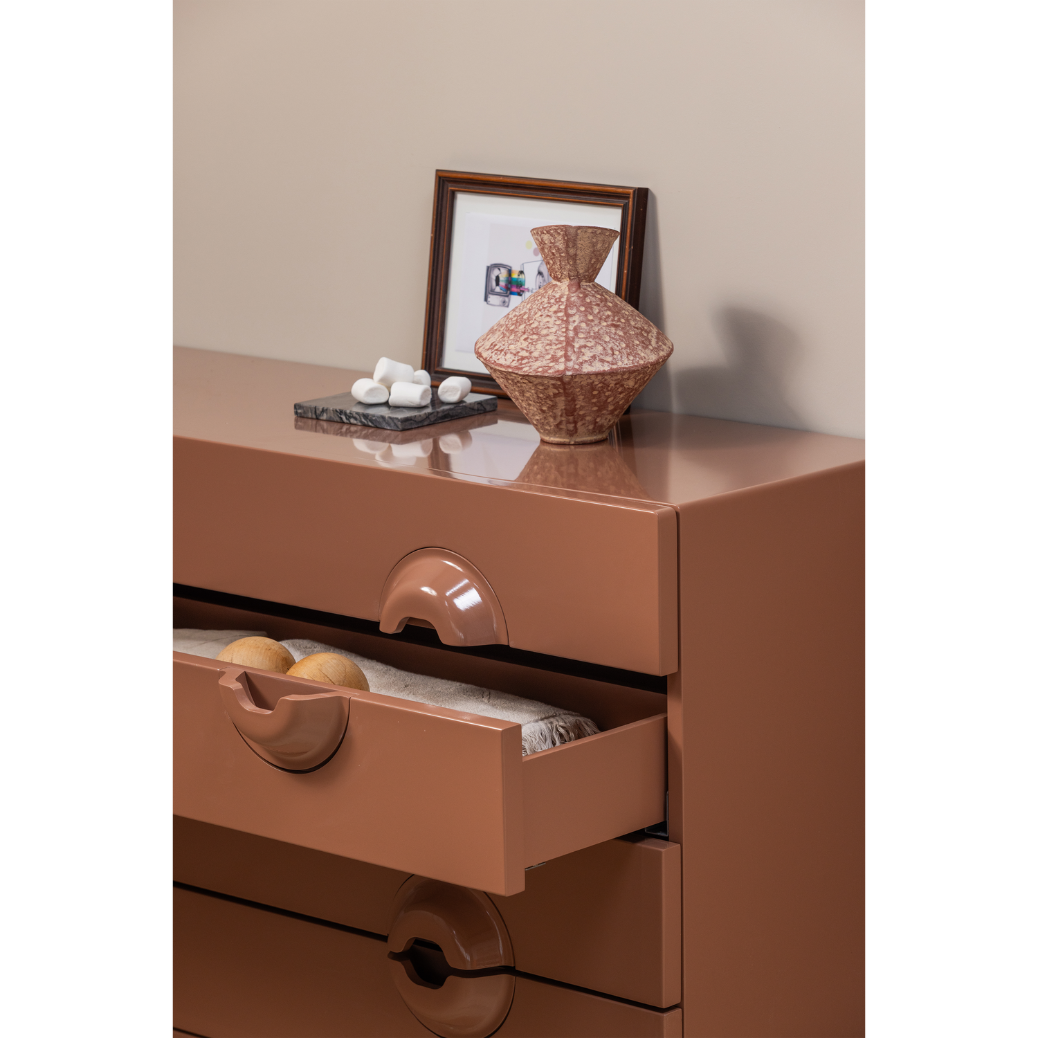 375189-MM-377598-B-375043-B-03_SF_WP_Merge_dressoir_Elle_hanglamp_Reza.png?auto=webp&format=png&width=1500&height=1500