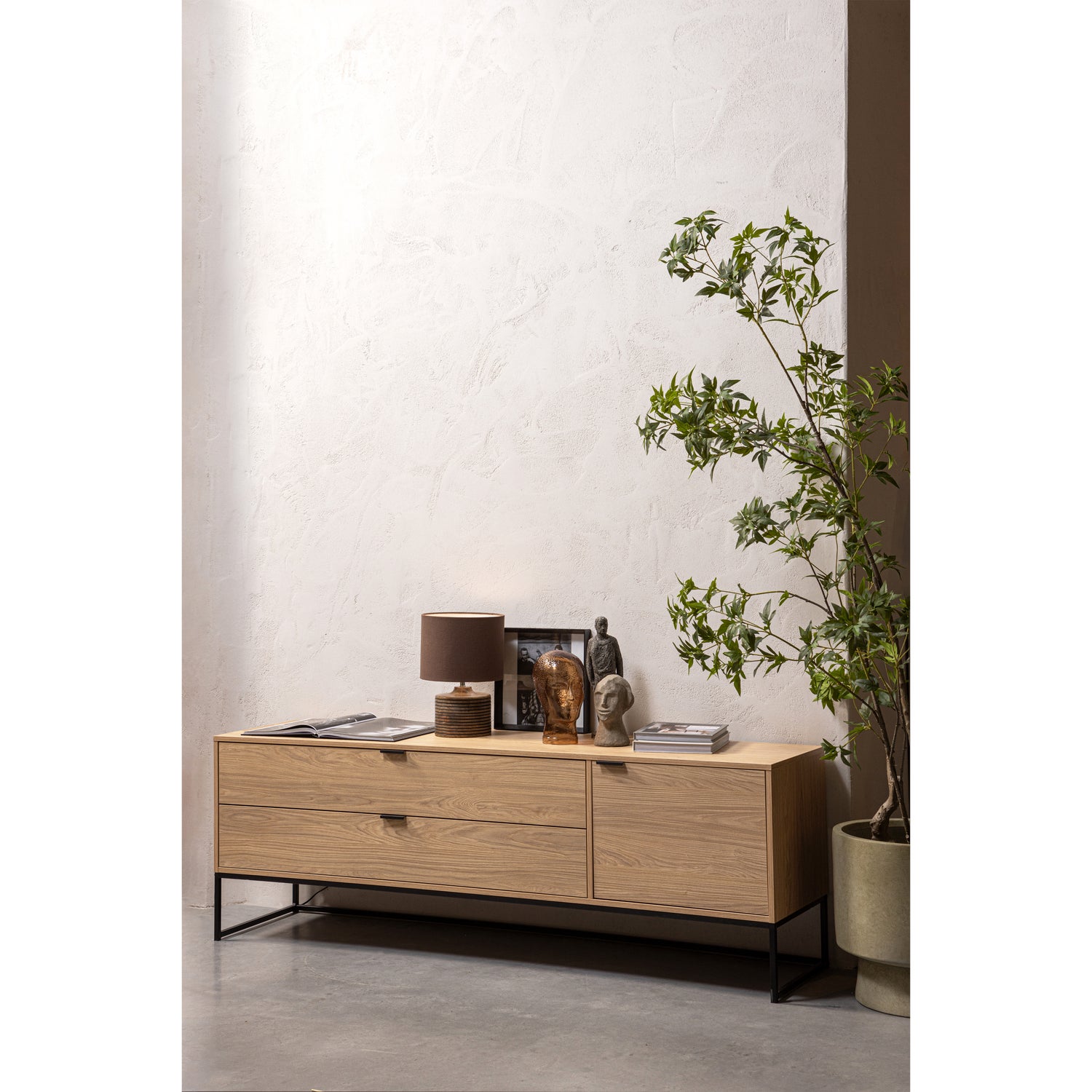 373651-E-01_SF_WE_Silas_tv_meubel_eiken_melamine.jpg?auto=webp&format=png&width=1500&height=1500