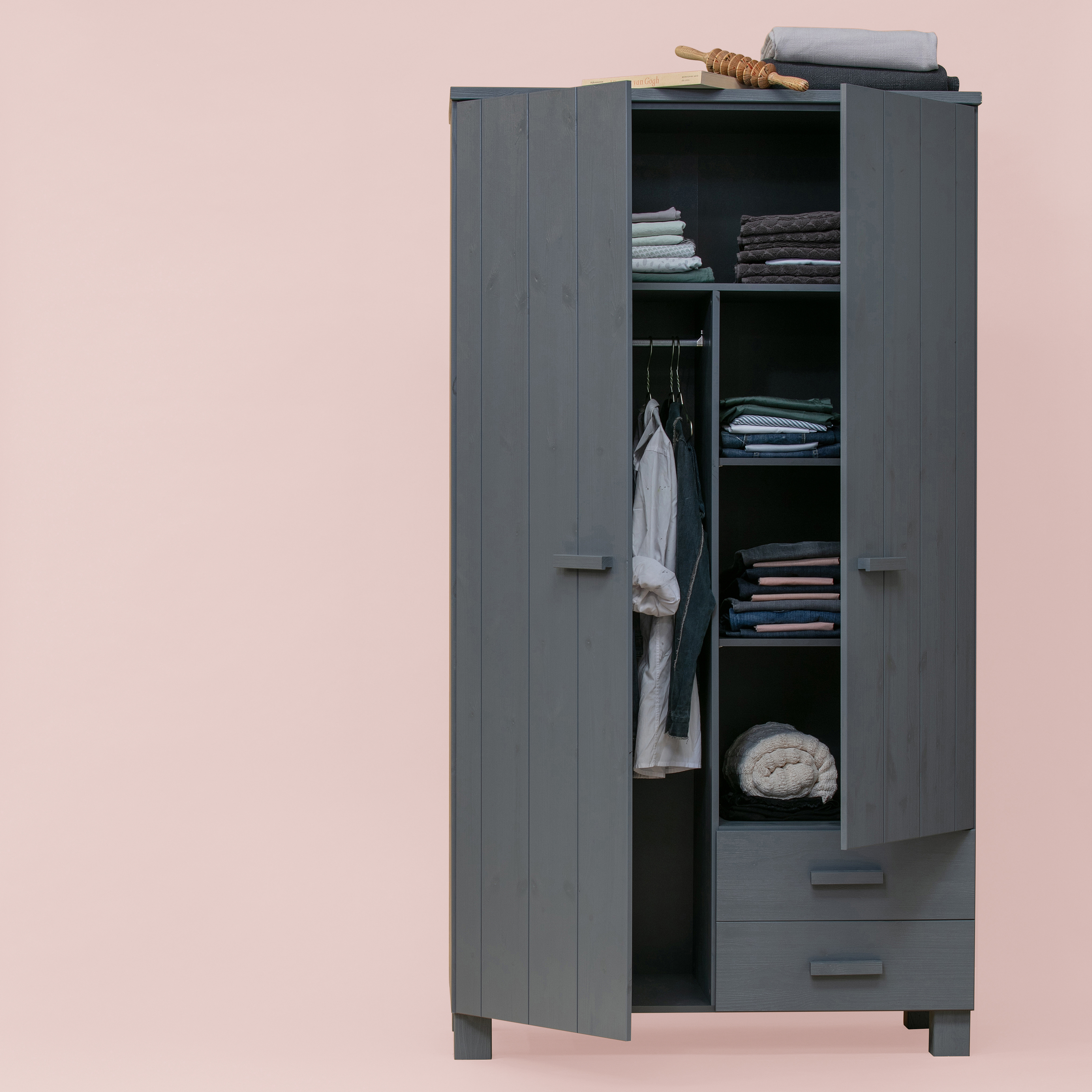 365536-GBS-02_SF_FA_Dennis_kast_met_laden_grenen_steel_grey_geborsteld.jpg?auto=webp&format=png&width=1500&height=1500