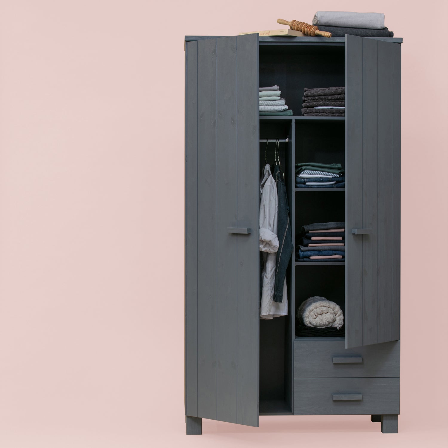 365536-GBS-02_SF_FA_Dennis_kast_met_laden_grenen_steel_grey_geborsteld.jpg?auto=webp&format=png&width=1500&height=1500