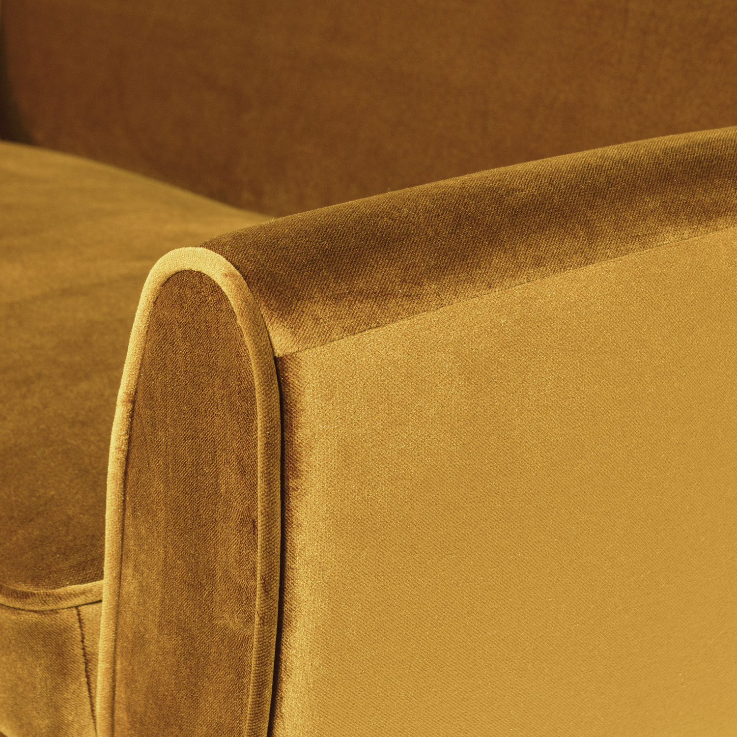 340451-O_04_VS_Rocco_bank_187cm_velvet_okergeel_C1.png?auto=webp&format=png&width=1500&height=1500