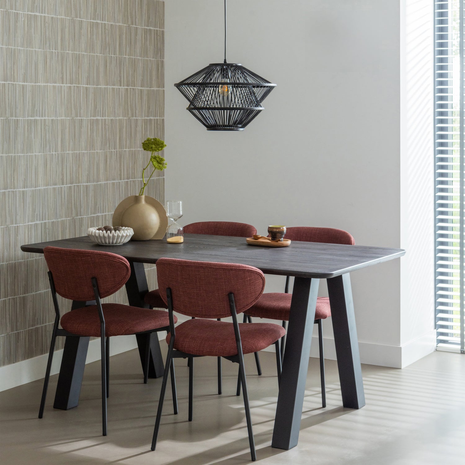 TB-AR-VL24-1190x0790-376012-374072-R-01_SF_FA_Tafelblad_afgerond_vingerlas_120x80cm_mystic_brown_Utrecht_poot_Kjeld_VIERKANT.jpg?auto=webp&format=png&width=1500&height=1500