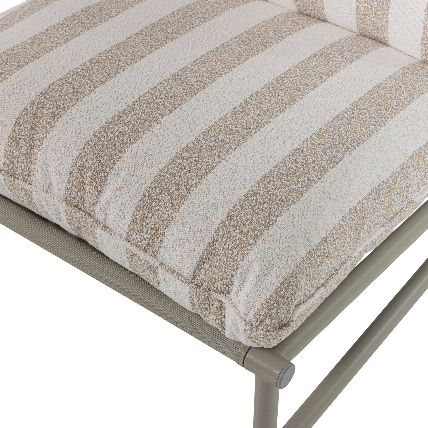 377709-S_01_VS_WO_Elvo_tuin_loungestoel_aluminium_streep_wit-zand_C1.png?auto=webp&format=png&width=1500&height=1500