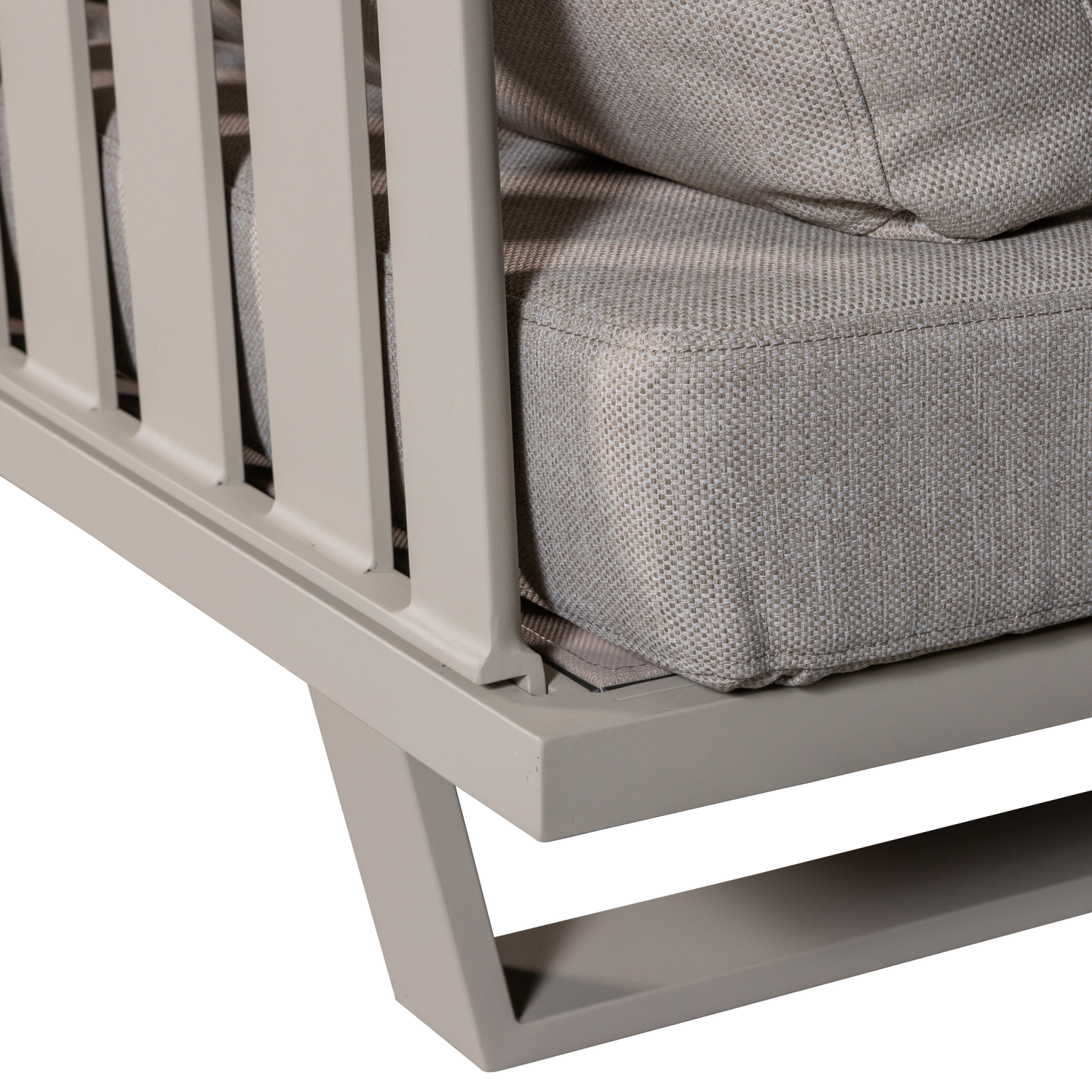 500006-Z-01_VS_EXT_Bear_3-zits_bank_aluminium_zand_detail.png?auto=webp&format=png&width=1500&height=1500