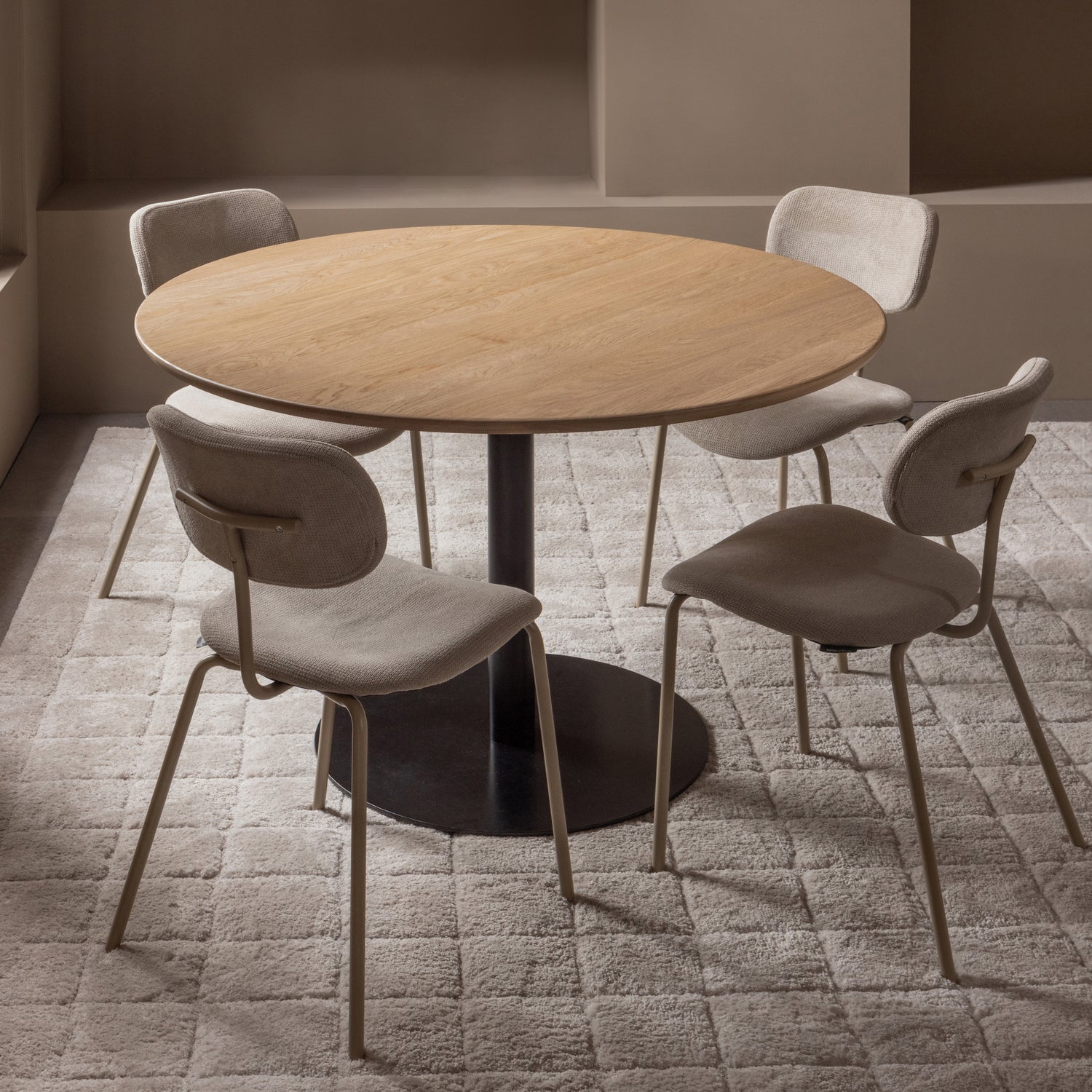 TB-RO-DL22-1190-373260-340484-Z-01_SF_FA_Tafelblad_rond_doorgaande_lamel_O120cm_transparant_Tablo_ronde_poot_Link_VIERKANT.jpg?auto=webp&format=png&width=1500&height=1500