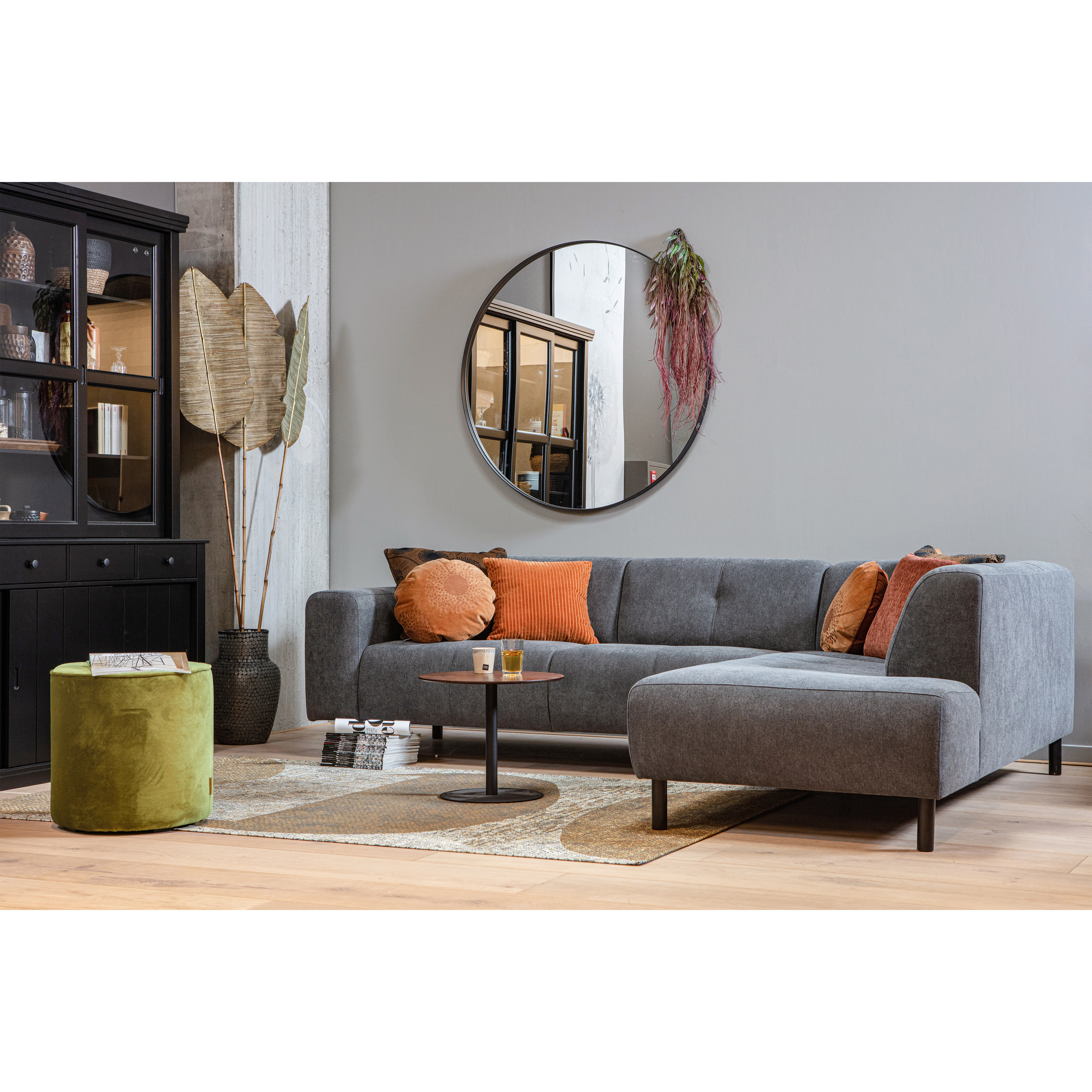 377124-350409-M-373907-373400-373324-37746-02_SF_FA_Presley_bank_Sara_poef_Doutzen_spiegel_Lagos_vitrinekast_Odin_bijzet_Ciro.jpg?auto=webp&format=png&width=1500&height=1500