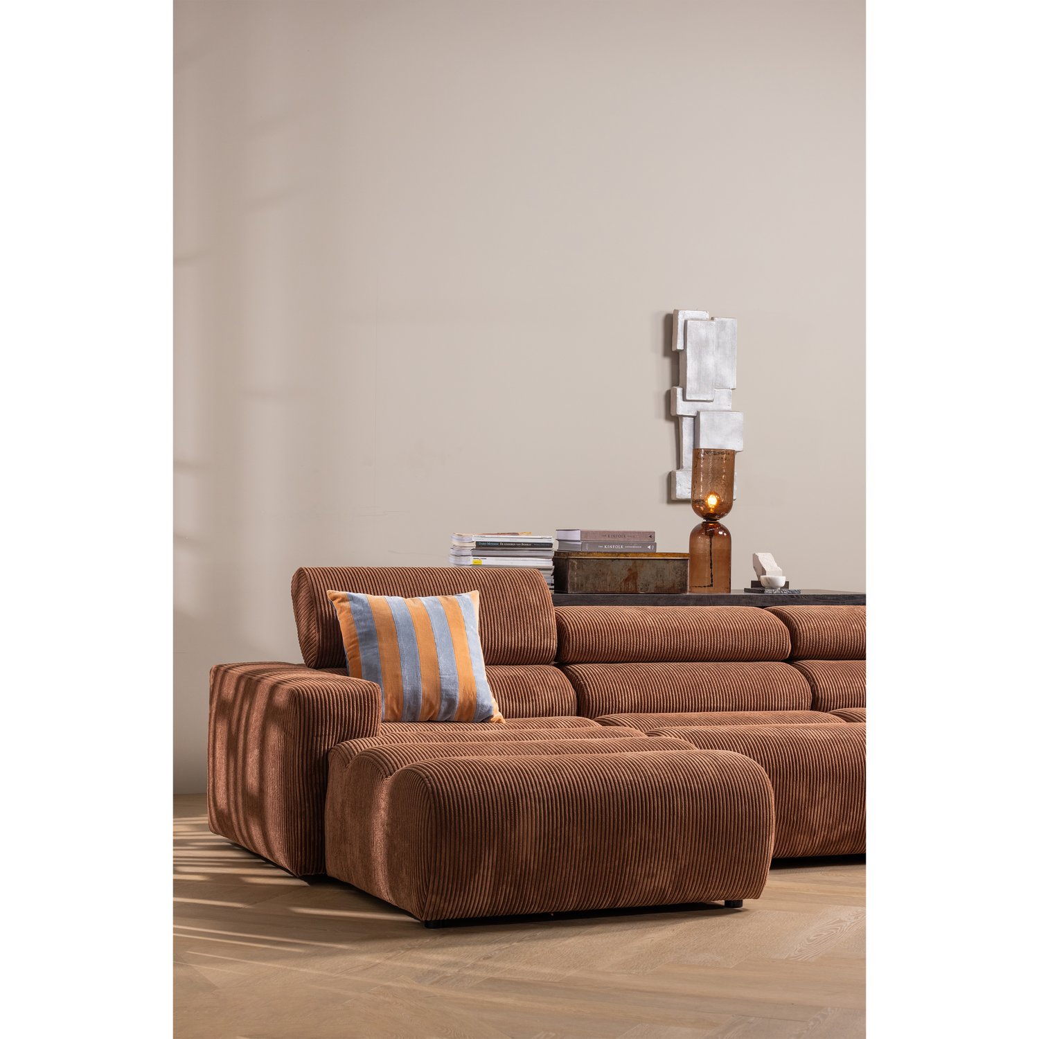 375034-B-377565-NB-377662-RE-377663-RE-377667-RE-01_SF_WP_Novi_bank_Laon_kussens_Gigi_tafelmap.png?auto=webp&format=png&width=1500&height=1500