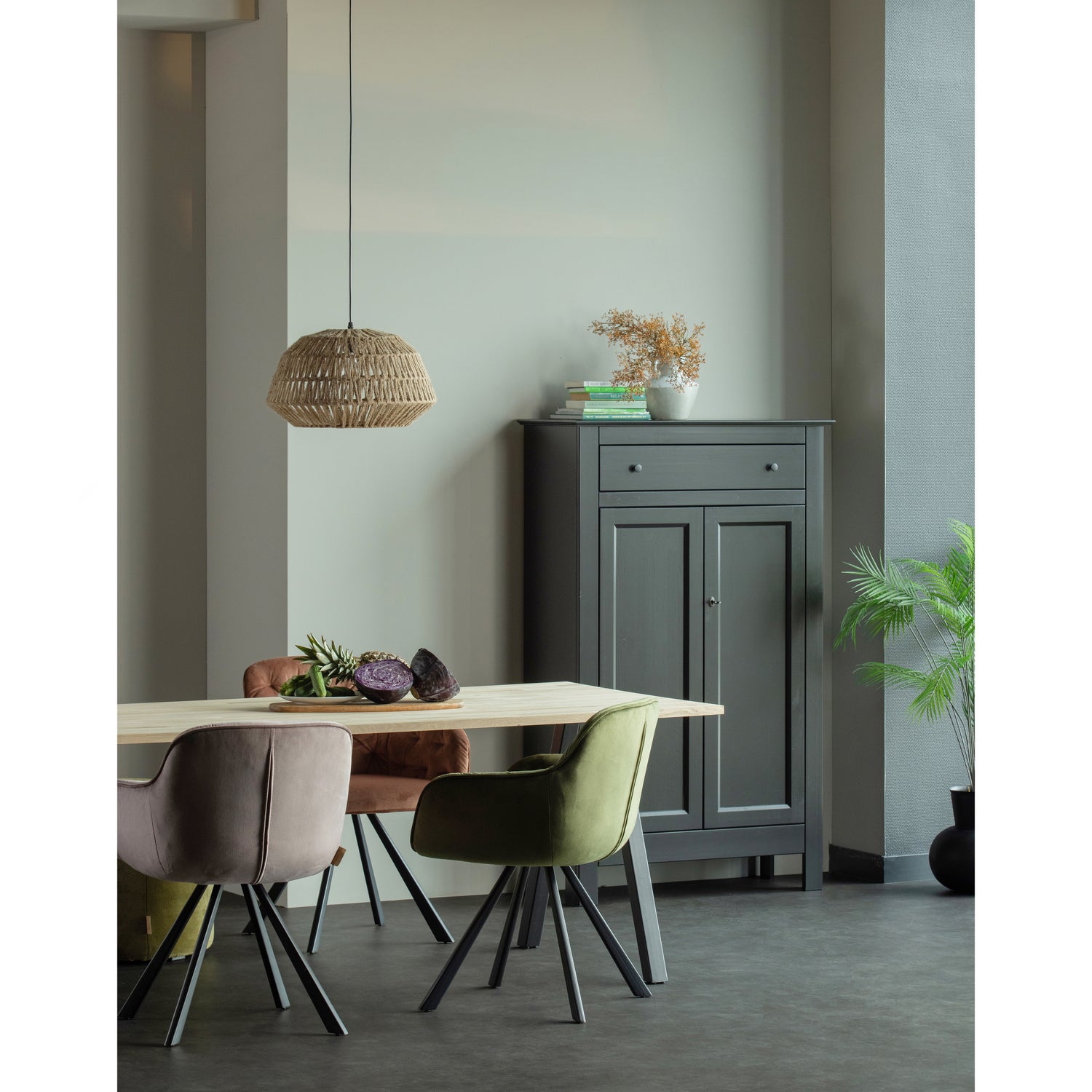 376015-376015-N-376010-376016-373621-P-373621-G-378561-Z-377102-N-02_SF_FA_Tablo_Tafelblad_Elaine__Eva_kast_zwart_Kace.jpg?auto=webp&format=png&width=1500&height=1500