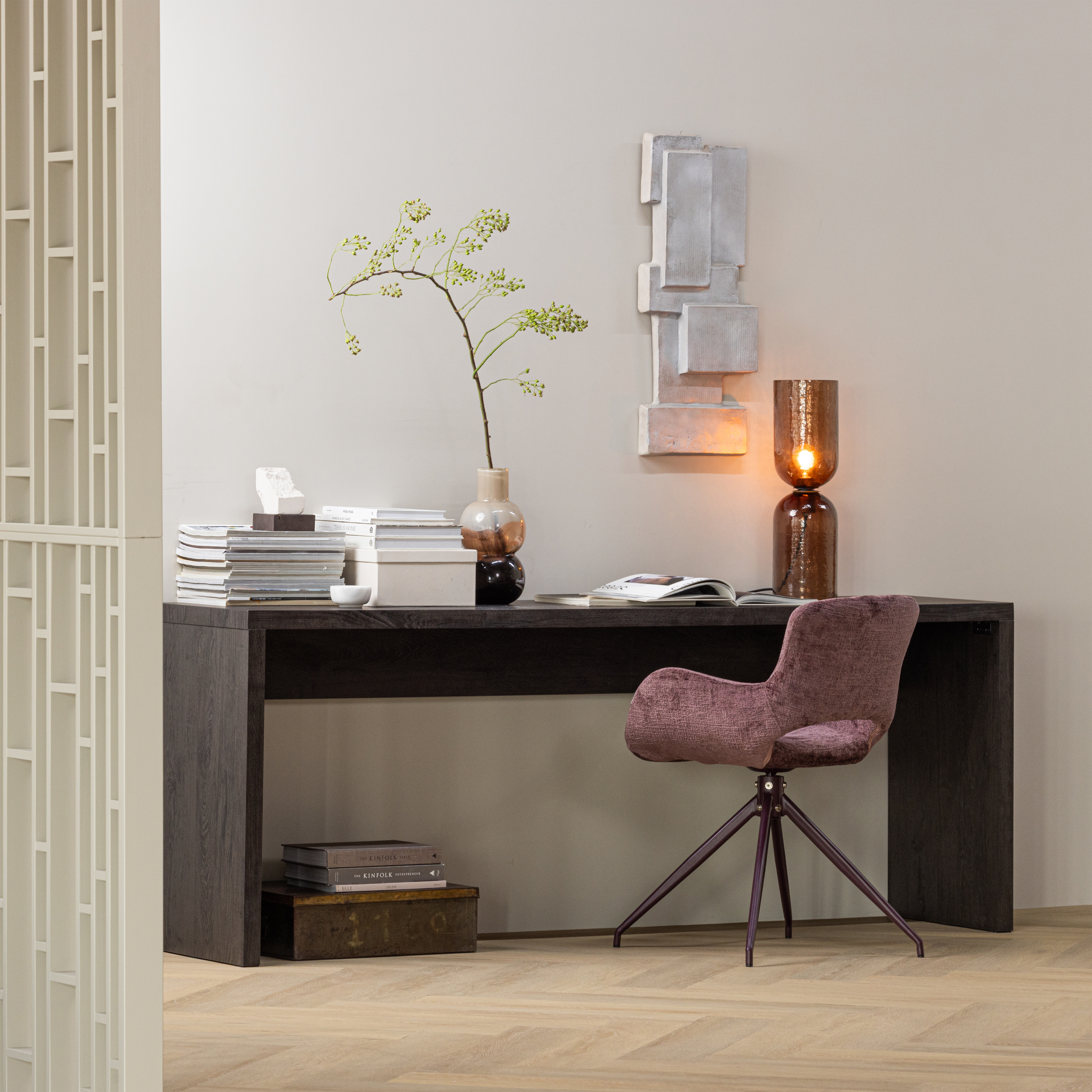 377562-P-377579-D-375034-B-03_SF_ES_Eliva_eetkamerstoel_Maan_sidetable_Gigi_tafellamp_vierkant.png?auto=webp&format=png&width=1500&height=1500