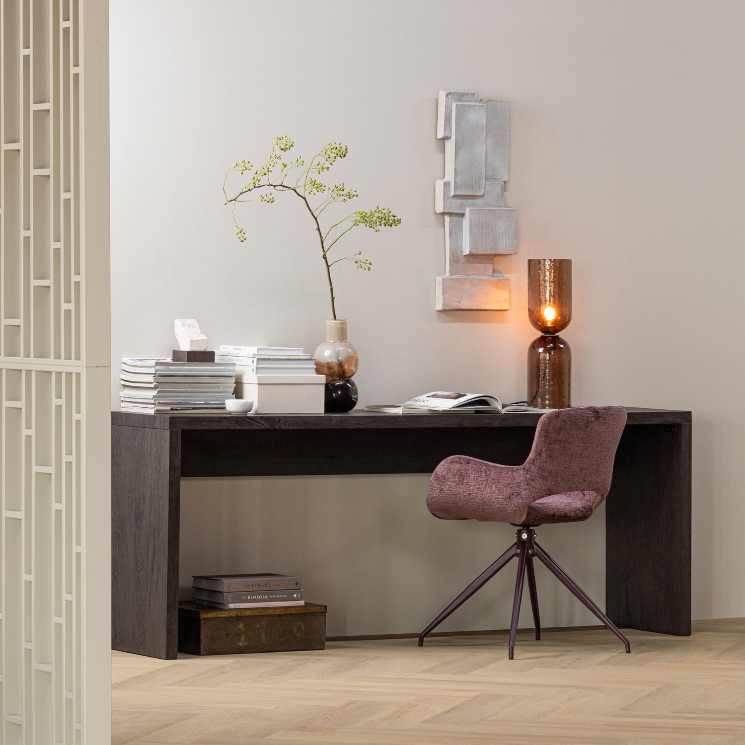 377562-P-377579-D-375034-B-03_SF_ES_Eliva_eetkamerstoel_Maan_sidetable_Gigi_tafellamp_vierkant.png?auto=webp&format=png&width=1500&height=1500