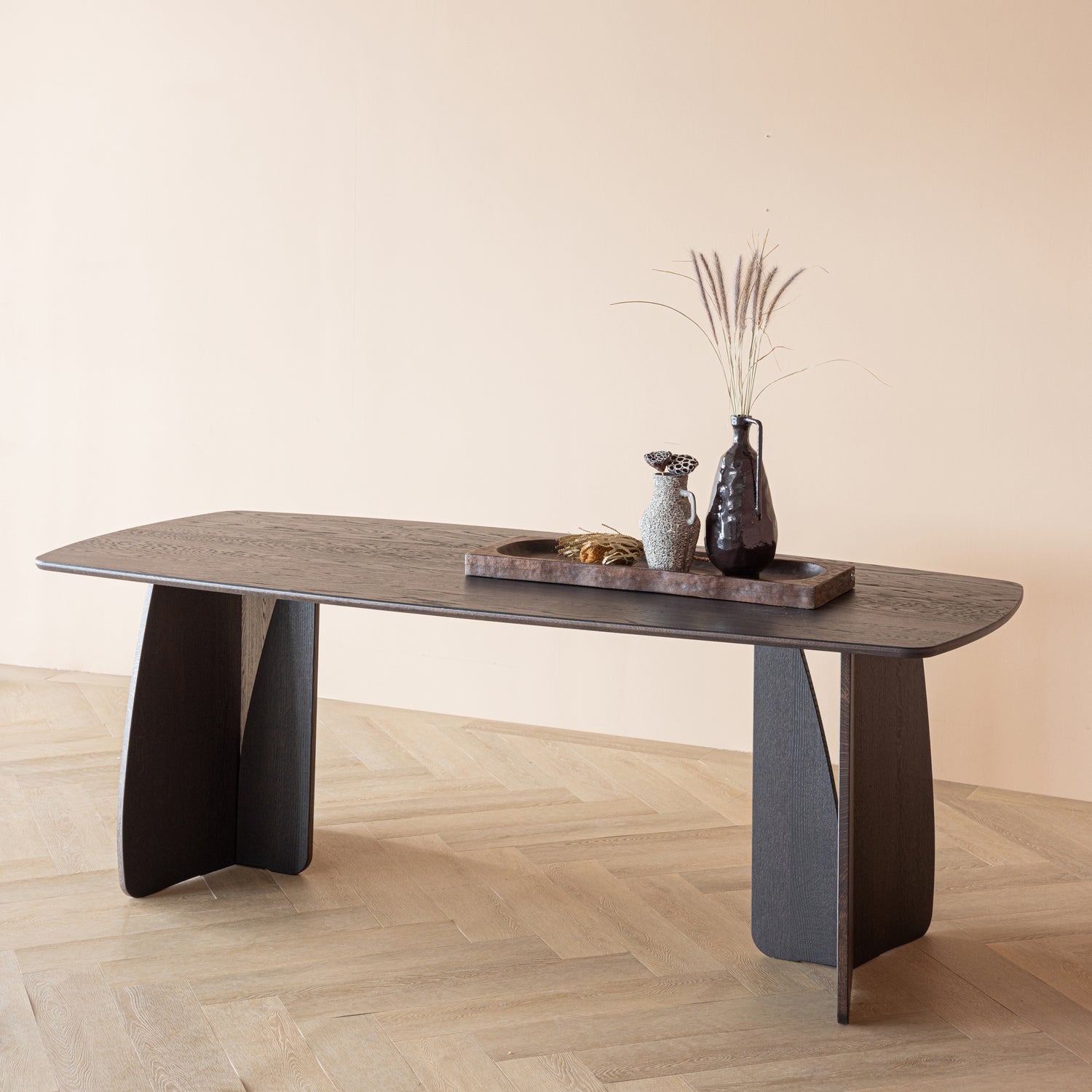 377930-B_01_SF_FQ_Oakline_curve_eettafel_220x100cm_mystic_brown_vierkant.jpg?auto=webp&format=png&width=1500&height=1500