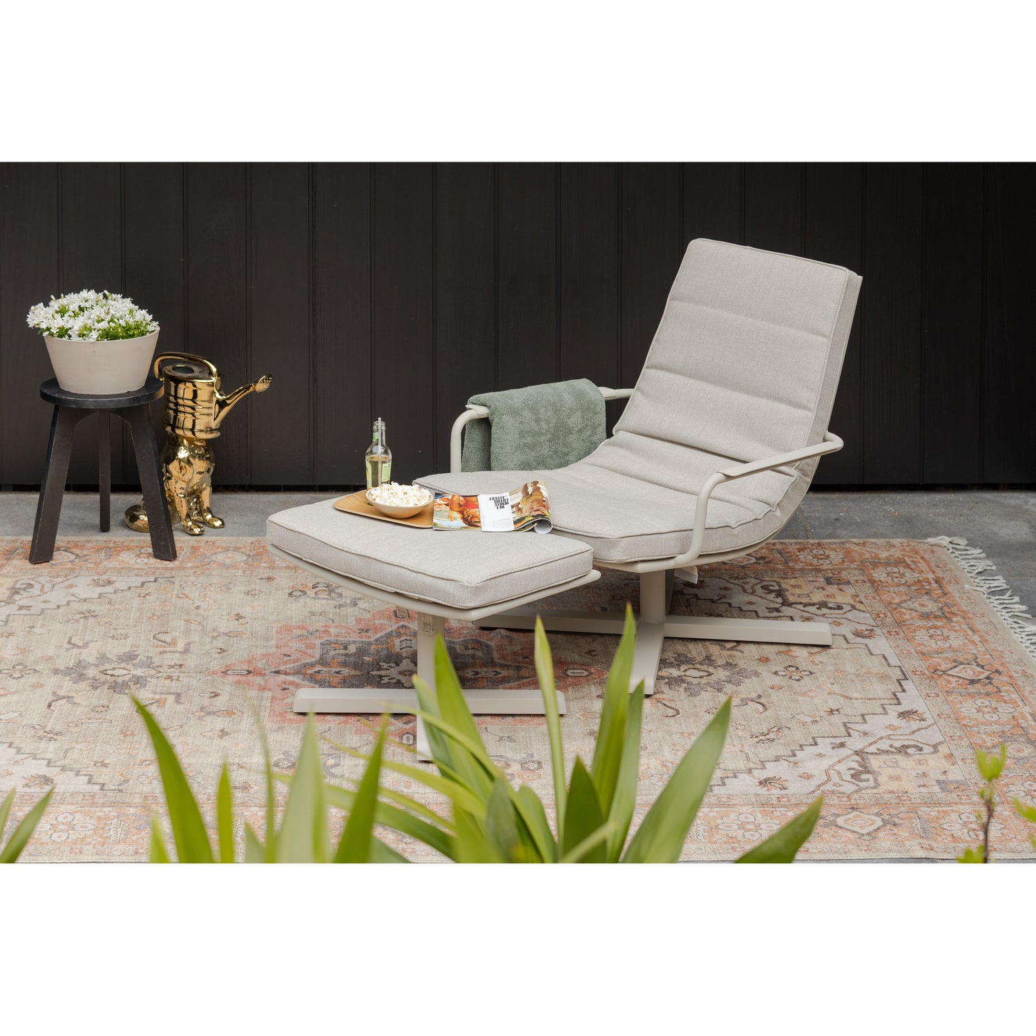 500009-Z-500010-Z-01_SF_WO_Coosa_tuin_fauteuil_aluminium_zand_Coosa_tuinhocker.png?auto=webp&format=png&width=1500&height=1500