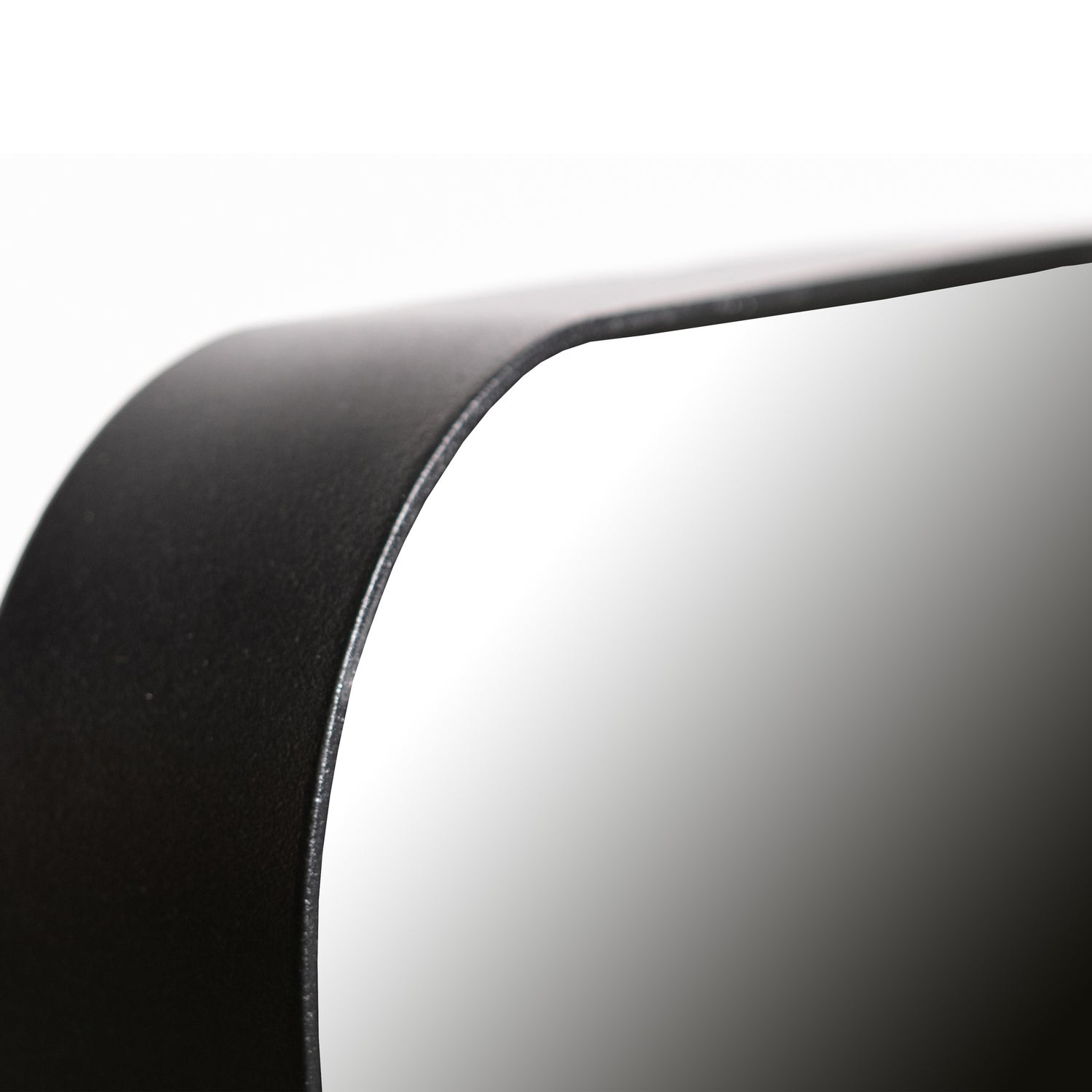 373909-Z-01_VS_FA_Doutzen_spiegel_metaal_zwart_170x40cm_detail.jpg?auto=webp&format=png&width=1500&height=1500