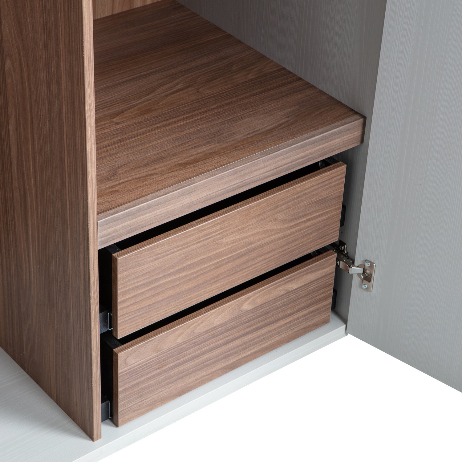 379570-G-04_VS_FA_Rens_2_drs_hang-leg_kast_greep_lang_noten_kiezelgrijs_detail_1.jpg?auto=webp&format=png&width=1500&height=1500