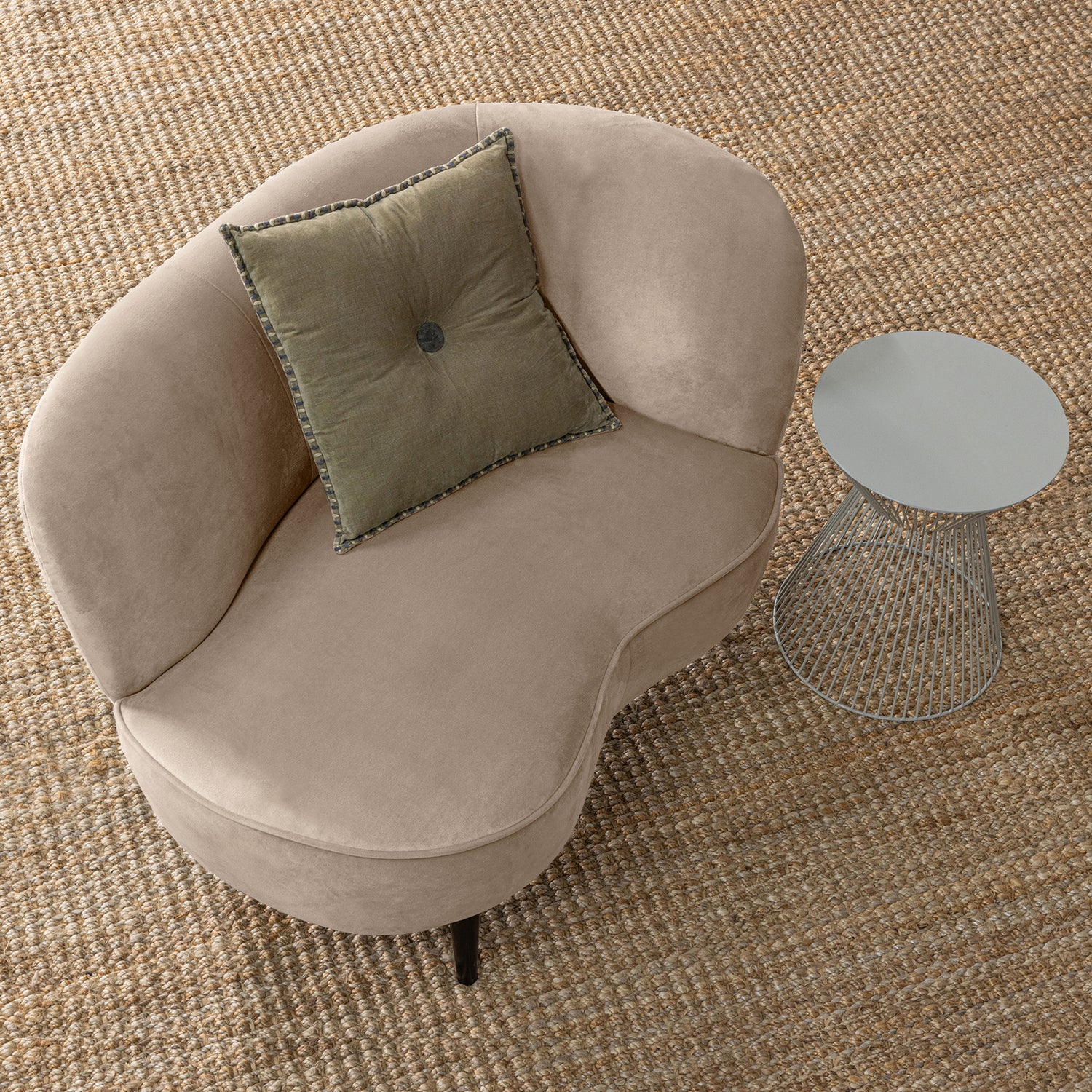 340476-KG-373864-S-390932-A-02_SF_FA_Sara_lounge_fauteuil_rechts_khaki.jpg?auto=webp&format=png&width=1500&height=1500