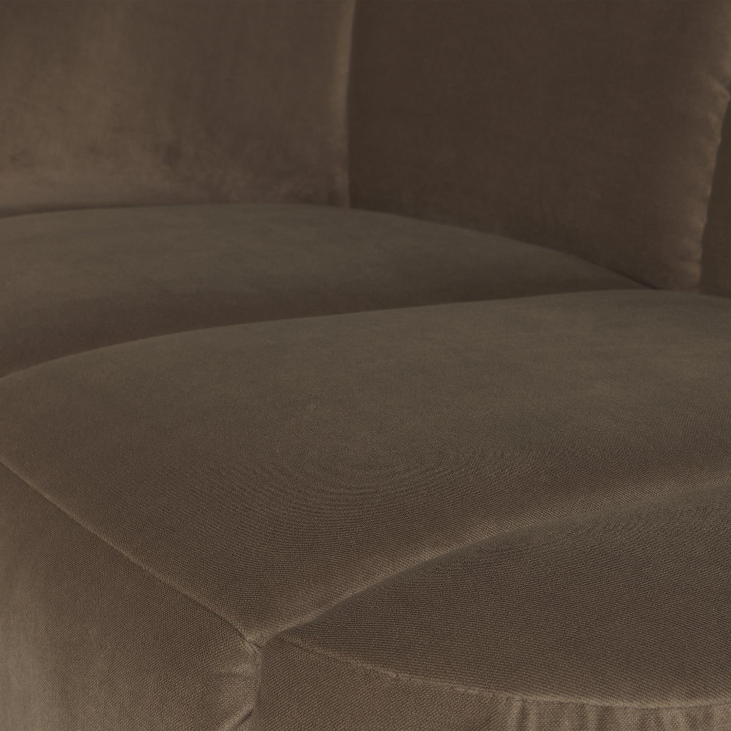 378469-VT_06_VS_WP_Mojo_2_zits_bankje_links_velvet_taupe_C2.png?auto=webp&format=png&width=1500&height=1500