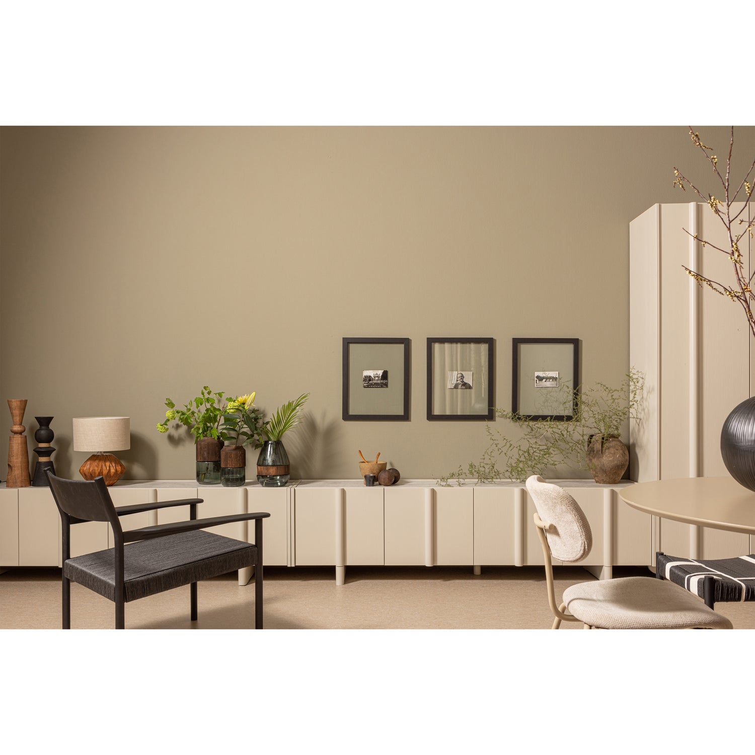 373994-D-373992-D-340484-Z-340507-Z-340506-Z-01_SF_WE_Basu_tv-meubel_opbergkast_Link_eetkamerstoel_Lael_fauteuil_Jessy_kruk.jpg?auto=webp&format=png&width=1500&height=1500