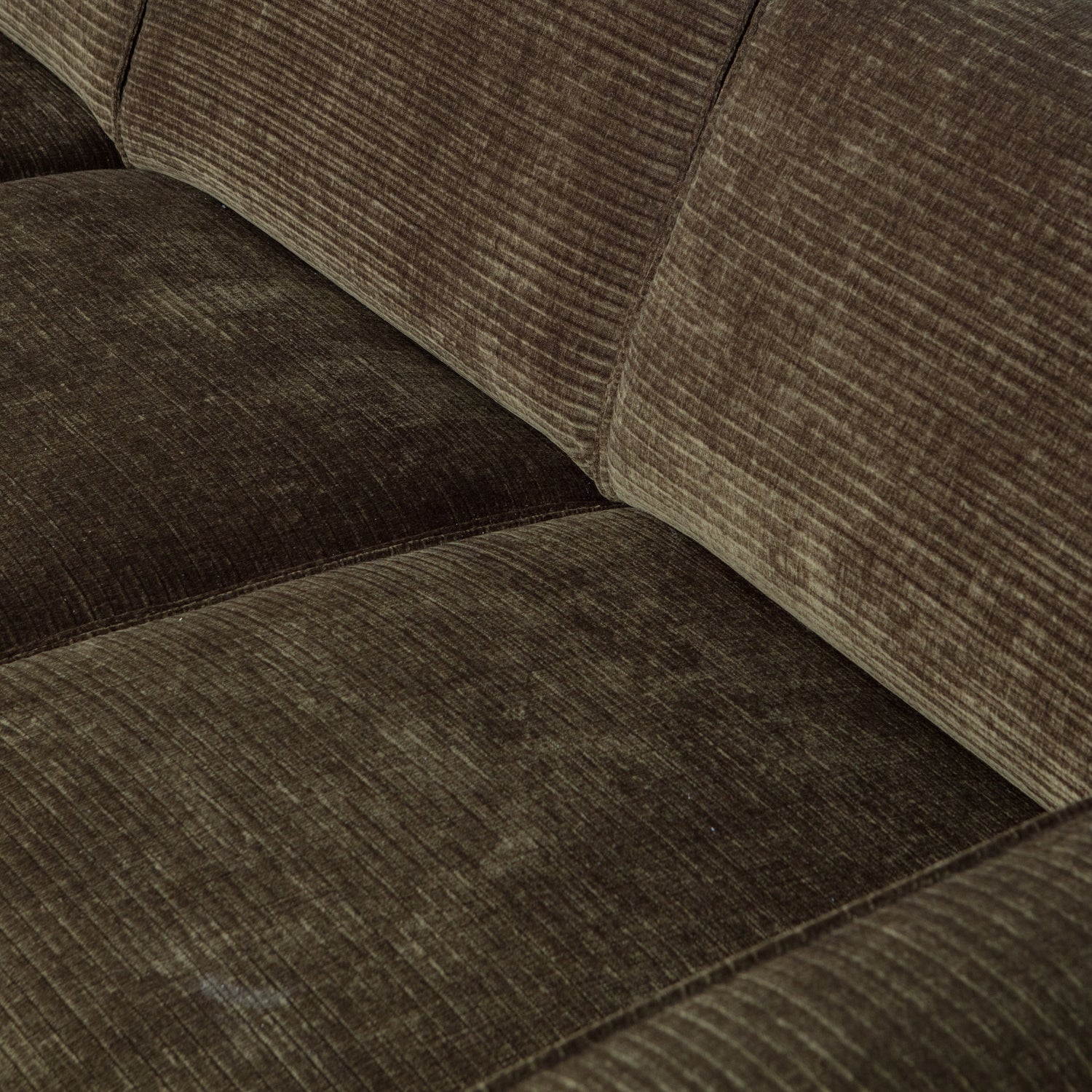 378657-W-01_VS_BP_Statement_-zits_bank_280_cm_platte_brede_rib_warm_groen_detail.jpg?auto=webp&format=png&width=1500&height=1500