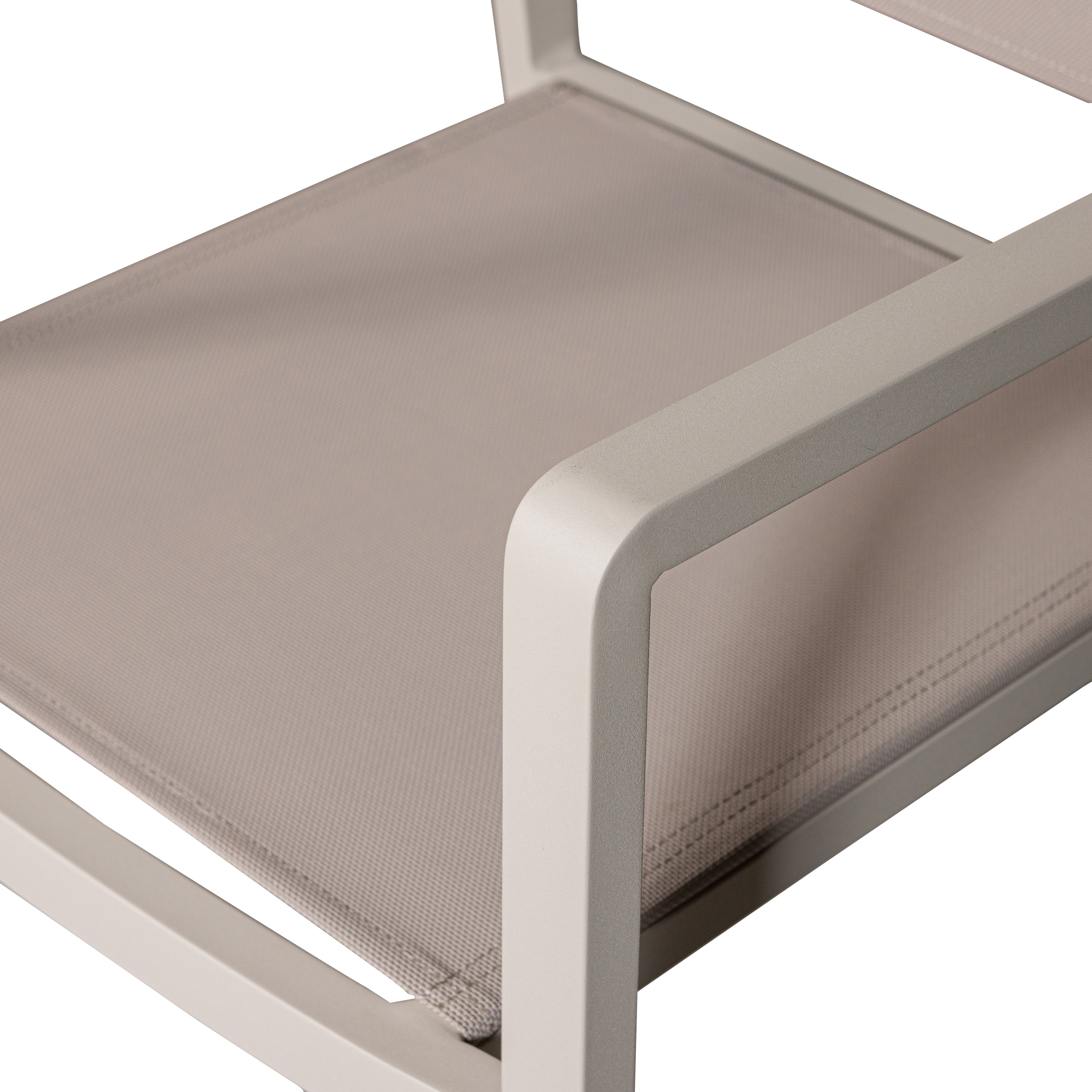 500013-Z-02_VS_EXT_Fowl_eetstoel_aluminium_textileen_zand_detail.png?auto=webp&format=png&width=1500&height=1500