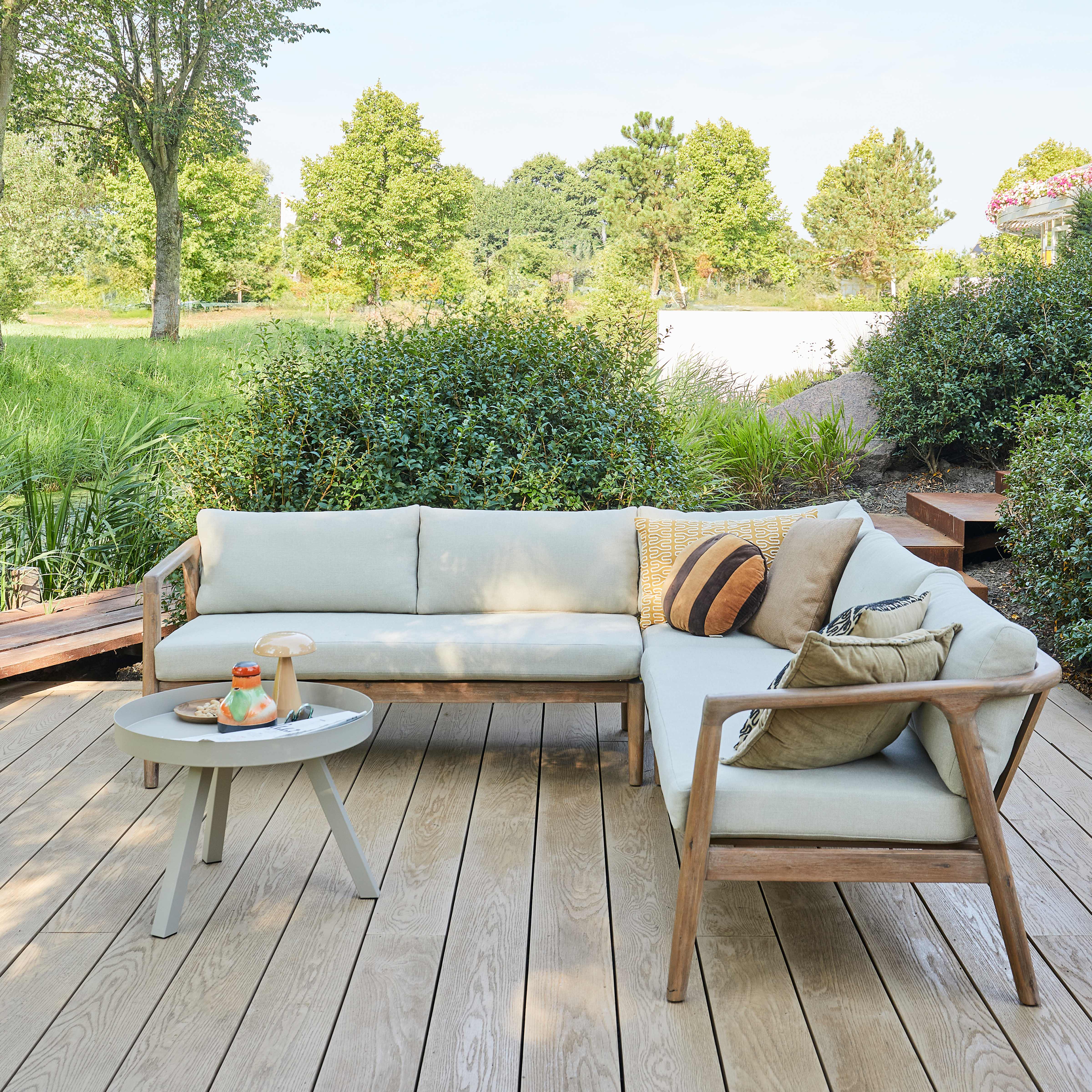 377473-N-340482-M-02_SF_FA_Biam_loungeset_acacia_hout_naturel_Sunny_VIERKANT.jpg?auto=webp&format=png&width=1500&height=1500