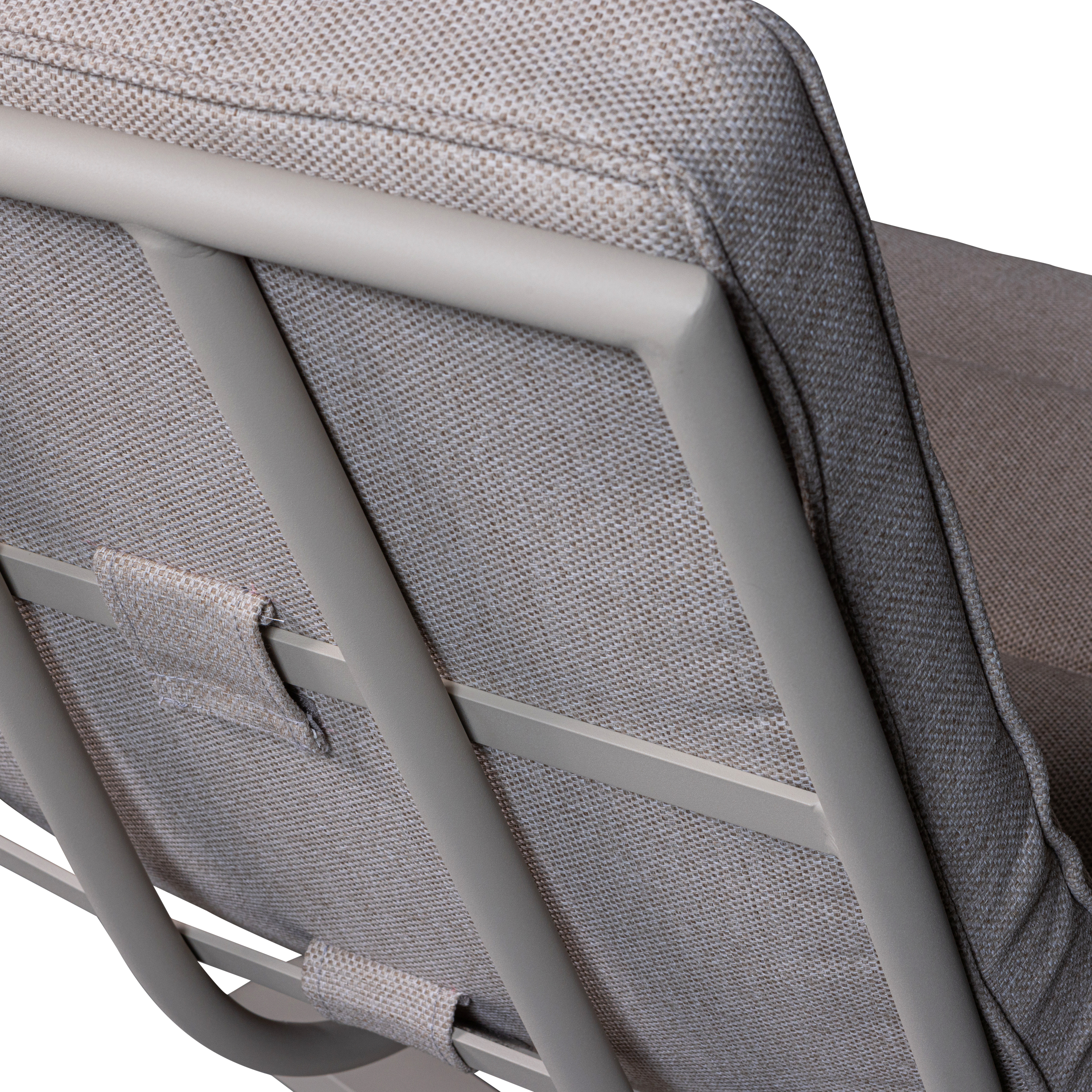 500009-Z-01_VS_EXT_Coosa_fauteuil_aluminium_zand_detail.png?auto=webp&format=png&width=1500&height=1500