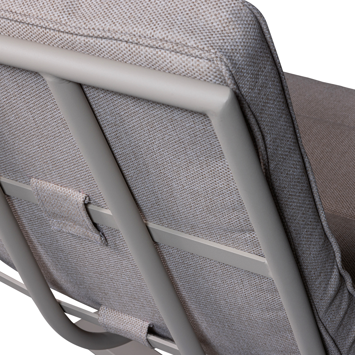 500009-Z-01_VS_EXT_Coosa_fauteuil_aluminium_zand_detail.png?auto=webp&format=png&width=1500&height=1500