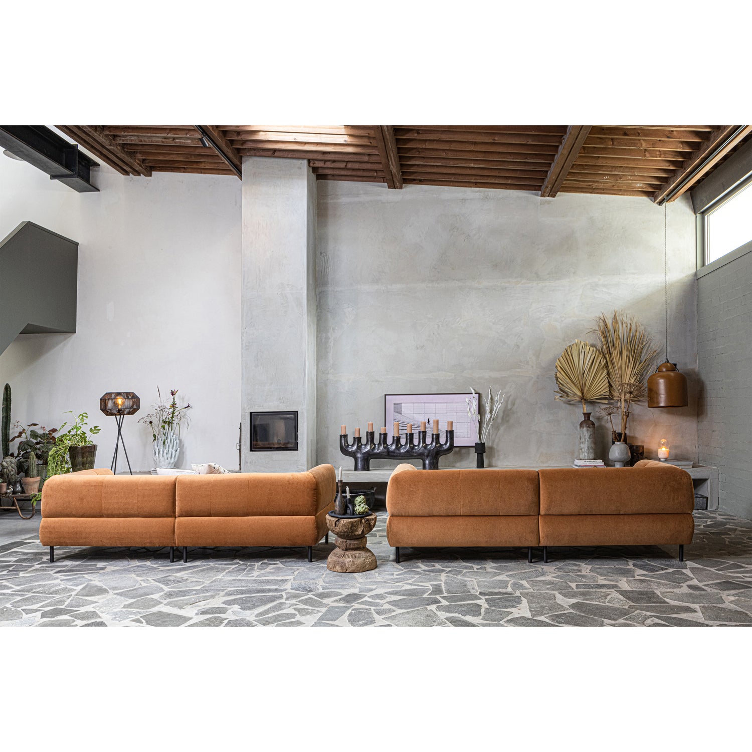 373445-C-377408-Z-373335-Z-377411-O-377103-Z-01_SF_WE_Lloyd_bank_Dana_bijzettafel_Kari_vaas_Joah_dienblad_Dex_XXL_Asel_Griffin.jpg?auto=webp&format=png&width=1500&height=1500