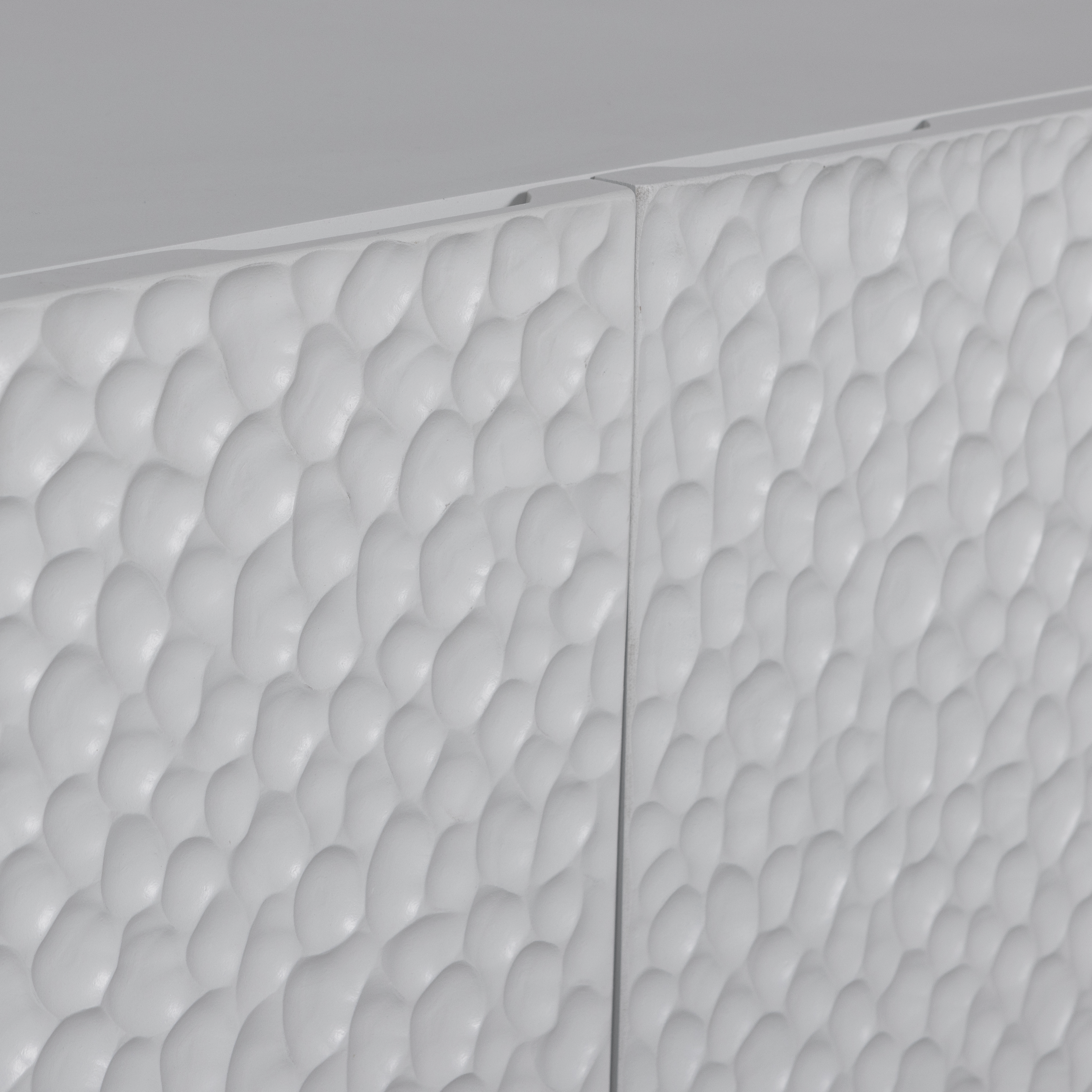 801223-O-01_VS_BP_Carved_organic_2-deurs_opbergkast_mist_detail.png?auto=webp&format=png&width=1500&height=1500