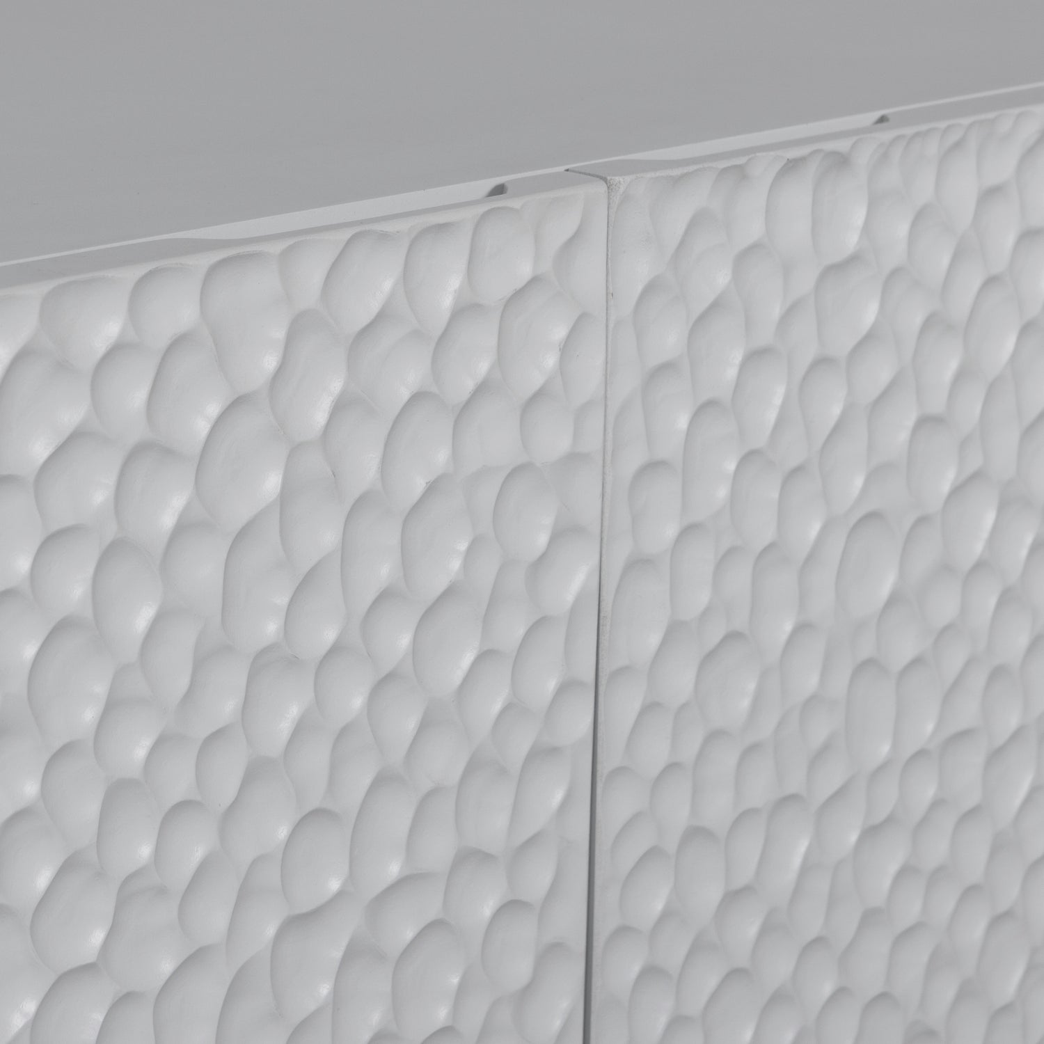 801223-O-01_VS_BP_Carved_organic_2-deurs_opbergkast_mist_detail.png?auto=webp&format=png&width=1500&height=1500