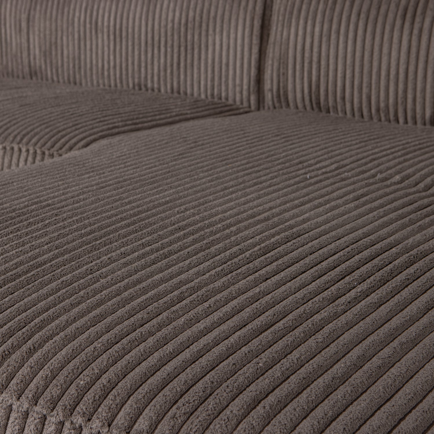 375694-RM-02_VS_WE_Bean_hoekbank_rechts_grove_ribstof_mud_detail.jpg?auto=webp&format=png&width=1500&height=1500