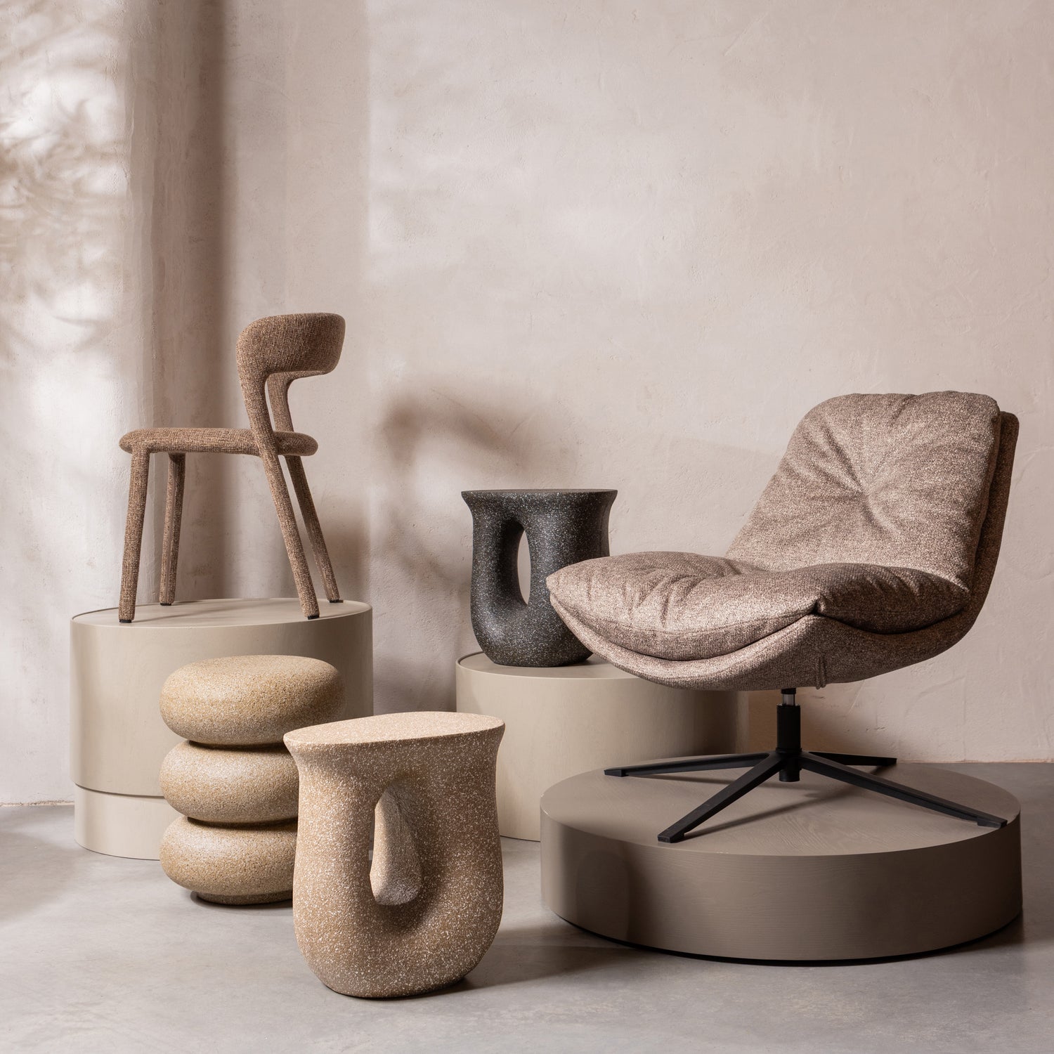 377552-NM-801419-ZM-02_SF_FA_Arve_draaifauteuil_Noble_eetkamerstoel_vierkant.jpg?auto=webp&format=png&width=1500&height=1500