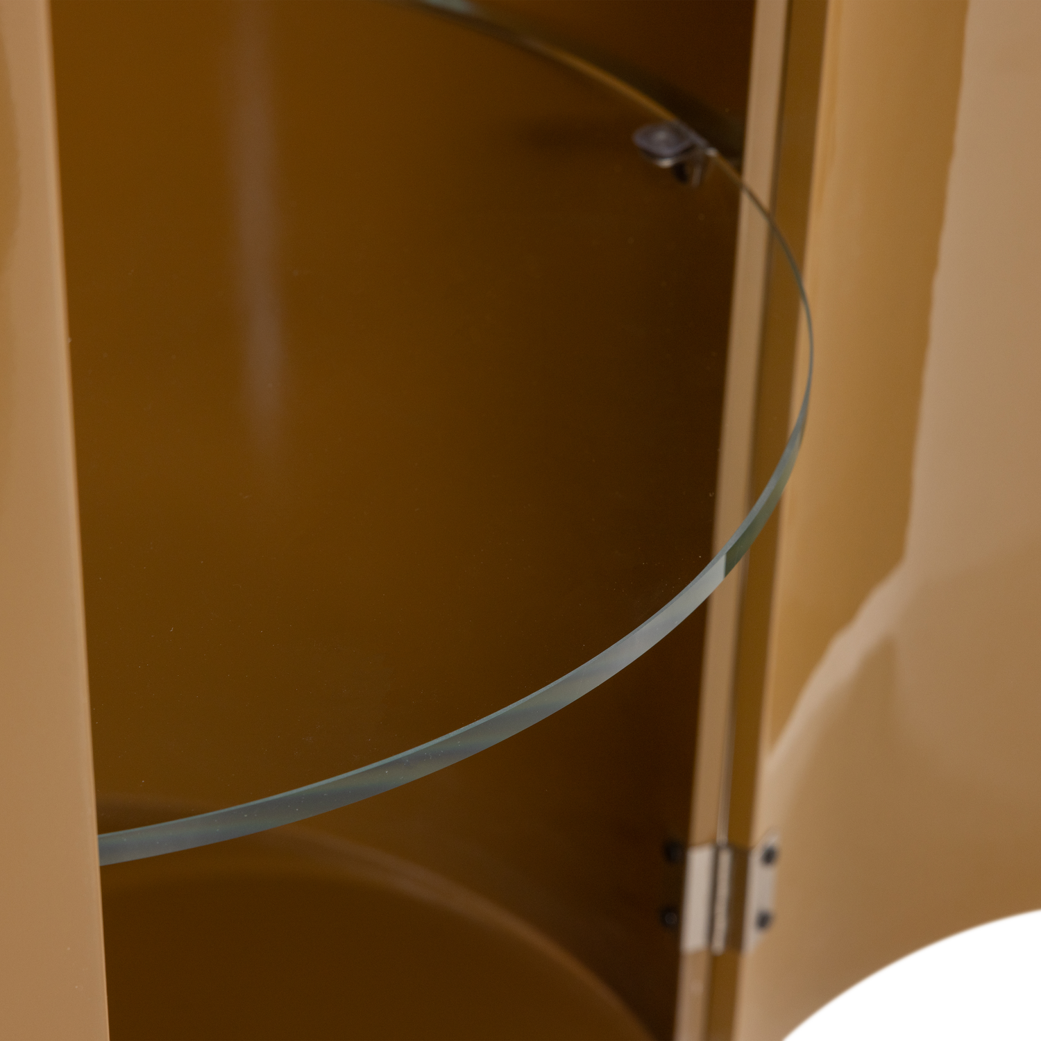 377822-H_07_VS_Sera_ronde_kast_72x45cm_hout_hoogglans_honinggeel_C2.png?auto=webp&format=png&width=1500&height=1500