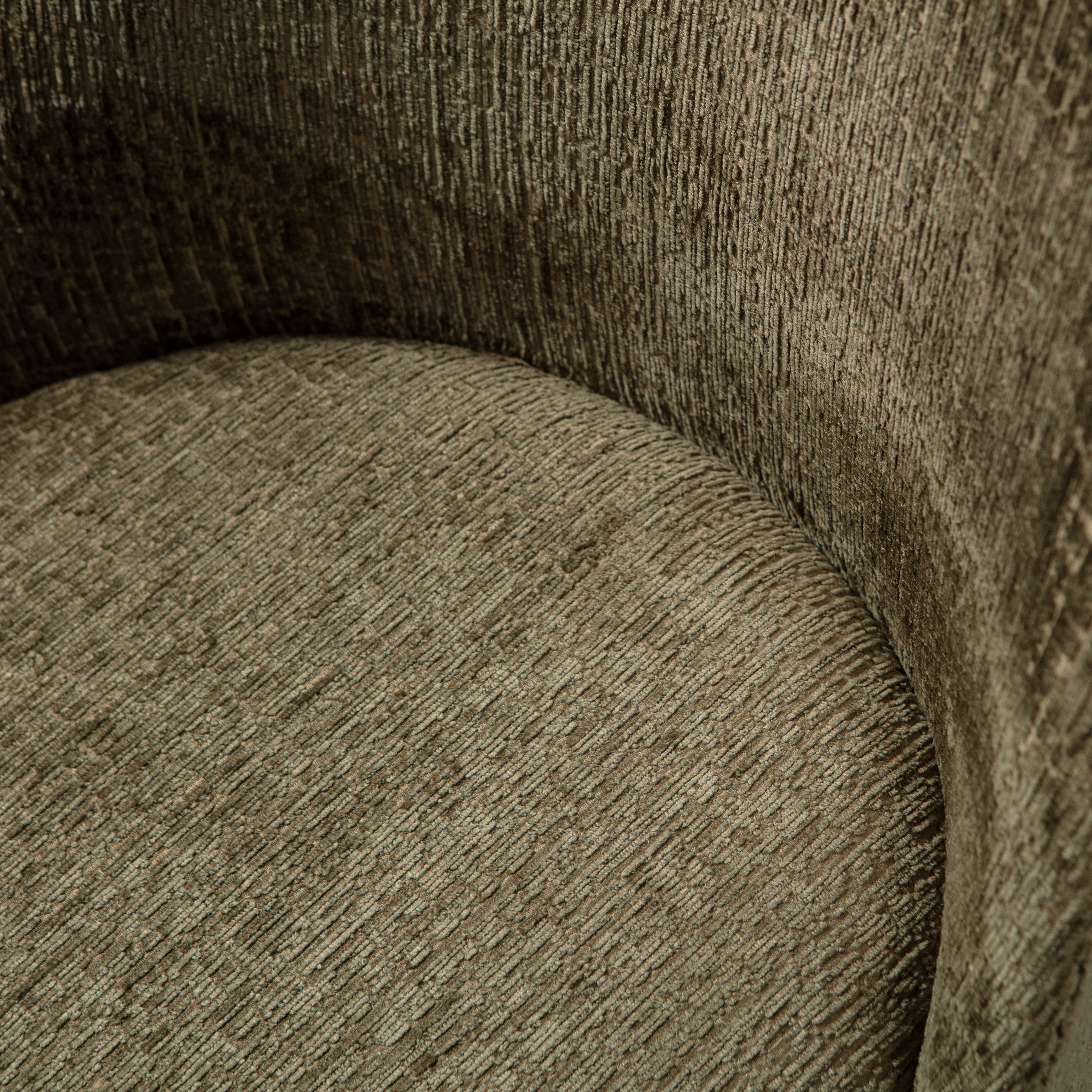 800816-BO-01_VS_BP_Vogue_eetkamerstoel_structure_velvet_bonsai_detail.jpg?auto=webp&format=png&width=1500&height=1500