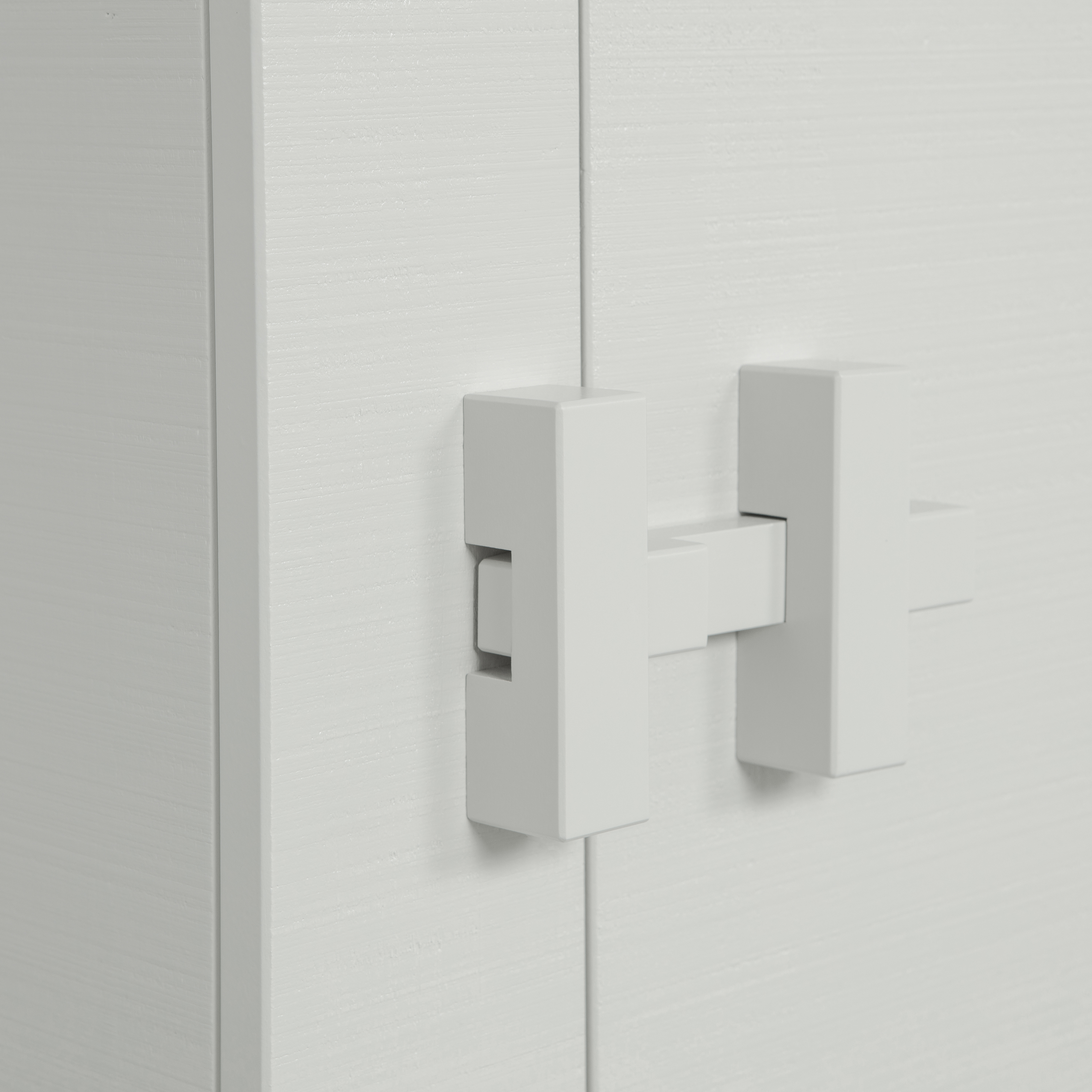 361214-M-01_VS_FA_Gijs_boerenkast_bezaagd_grenen_mist_detail.jpg?auto=webp&format=png&width=1500&height=1500