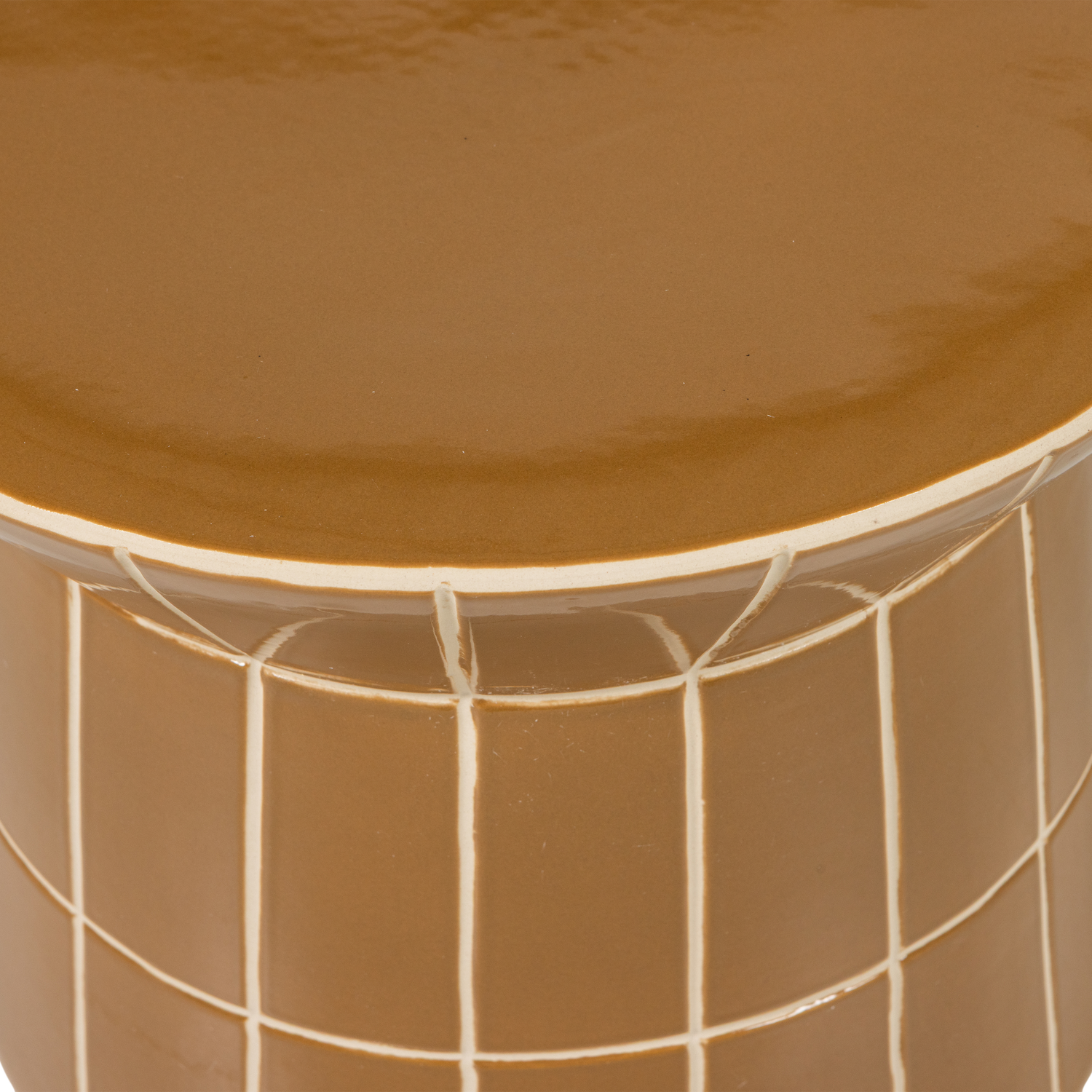 377789-H_01_Plu_decoratieve_bijzettafel_O38x30_cm_keramiek_honinggeel_detail.png?auto=webp&format=png&width=1500&height=1500