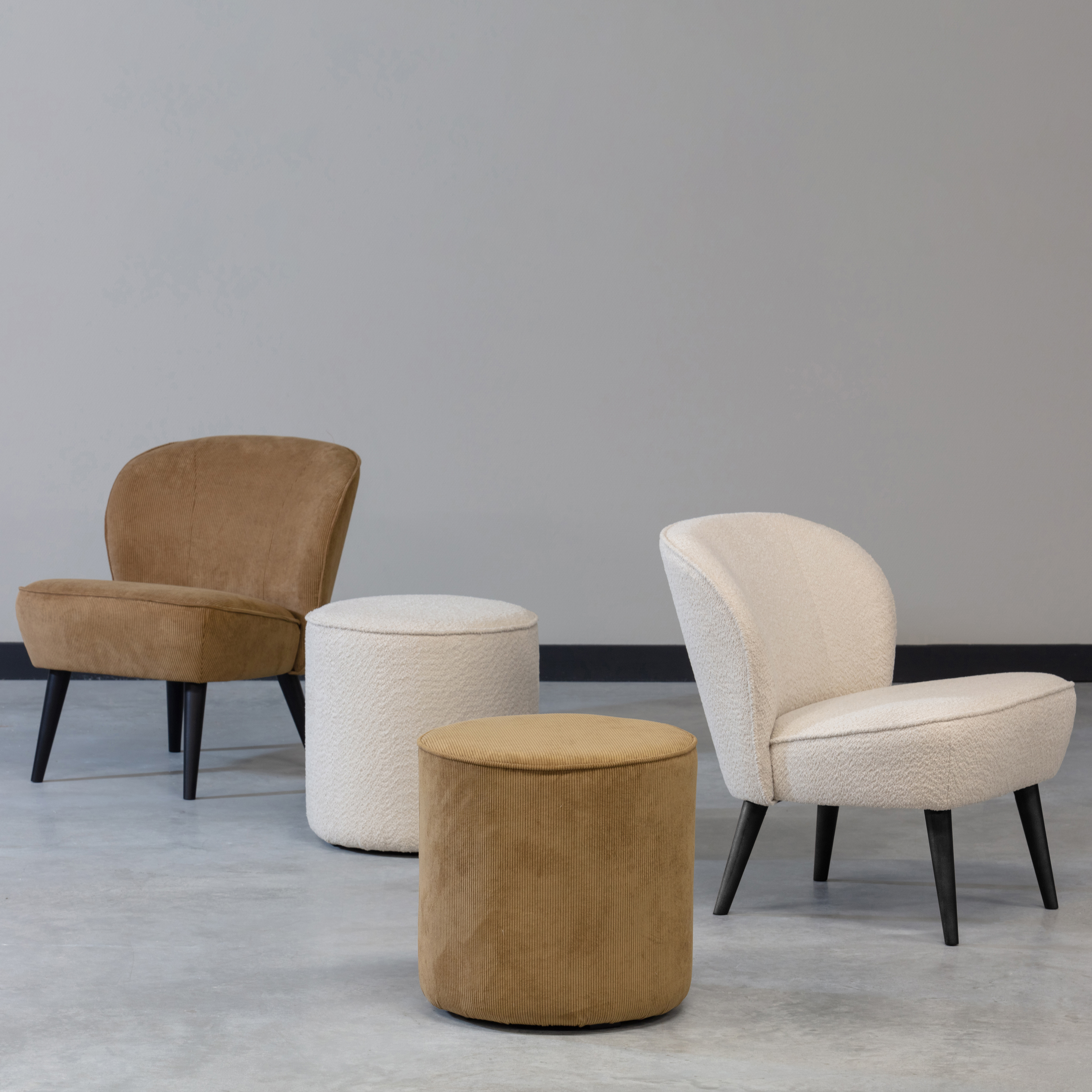 375690-C-375690-H-350409-H-350409-C-01_SF_FA_Sara_fauteuil_Sara_poef_hoog_VIERKANT.jpg?auto=webp&format=png&width=1500&height=1500