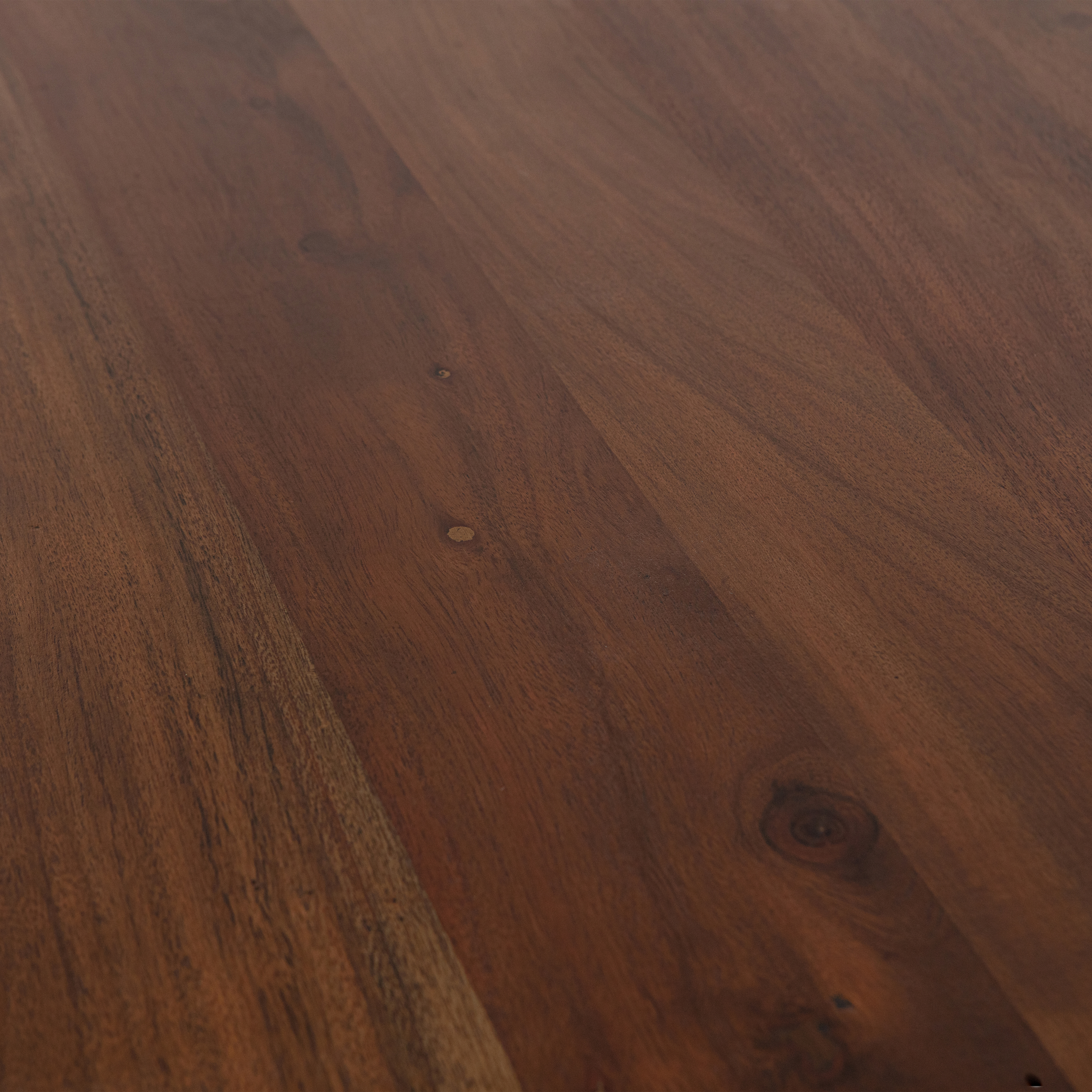 800989-W-02_VS_BP_Roundly_eetkamertafel_walnoot_200x100_detail.jpg?auto=webp&format=png&width=1500&height=1500