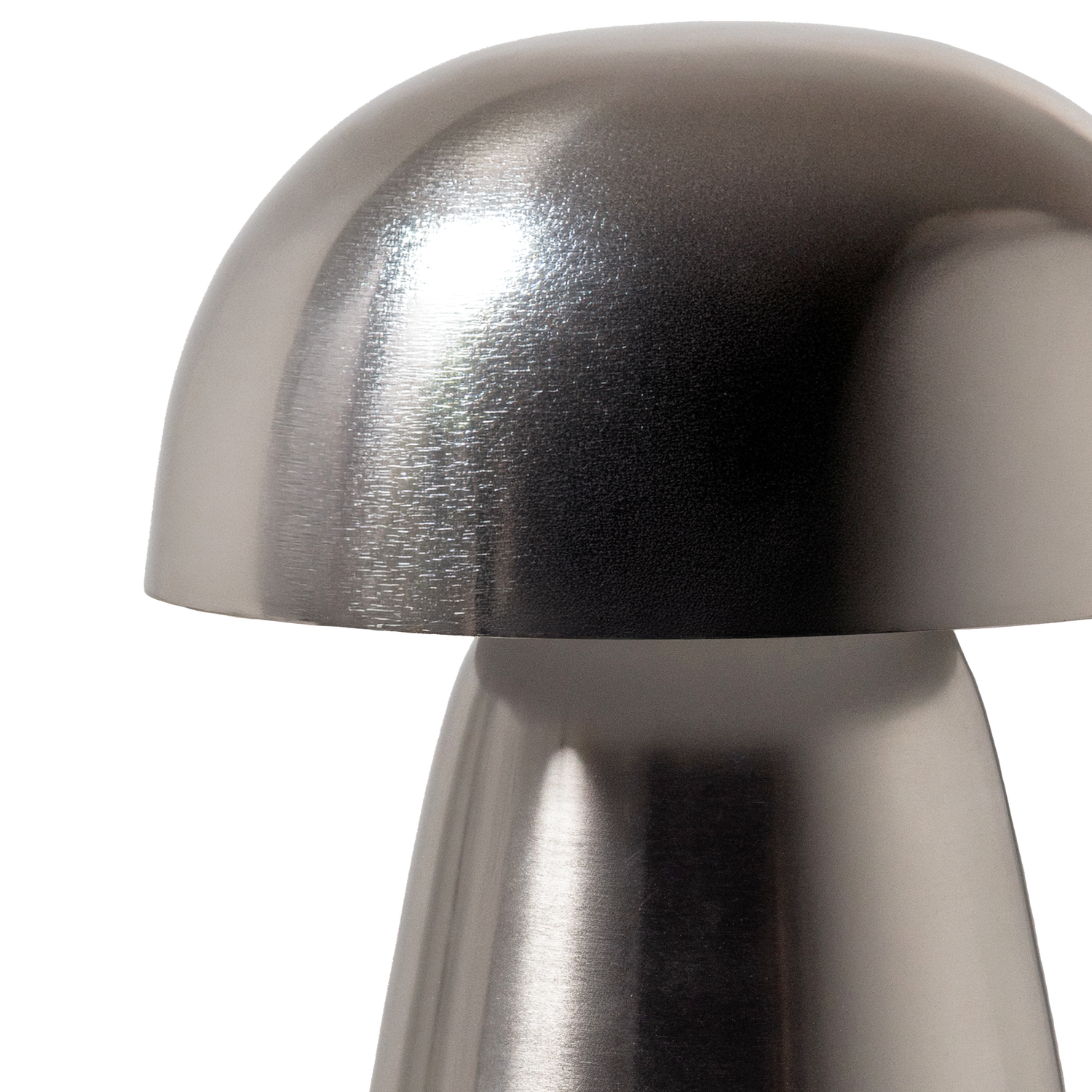 377890-C_02_VS_ES_Lumor_tafellamp_metaal_chroom_C1.png?auto=webp&format=png&width=1500&height=1500